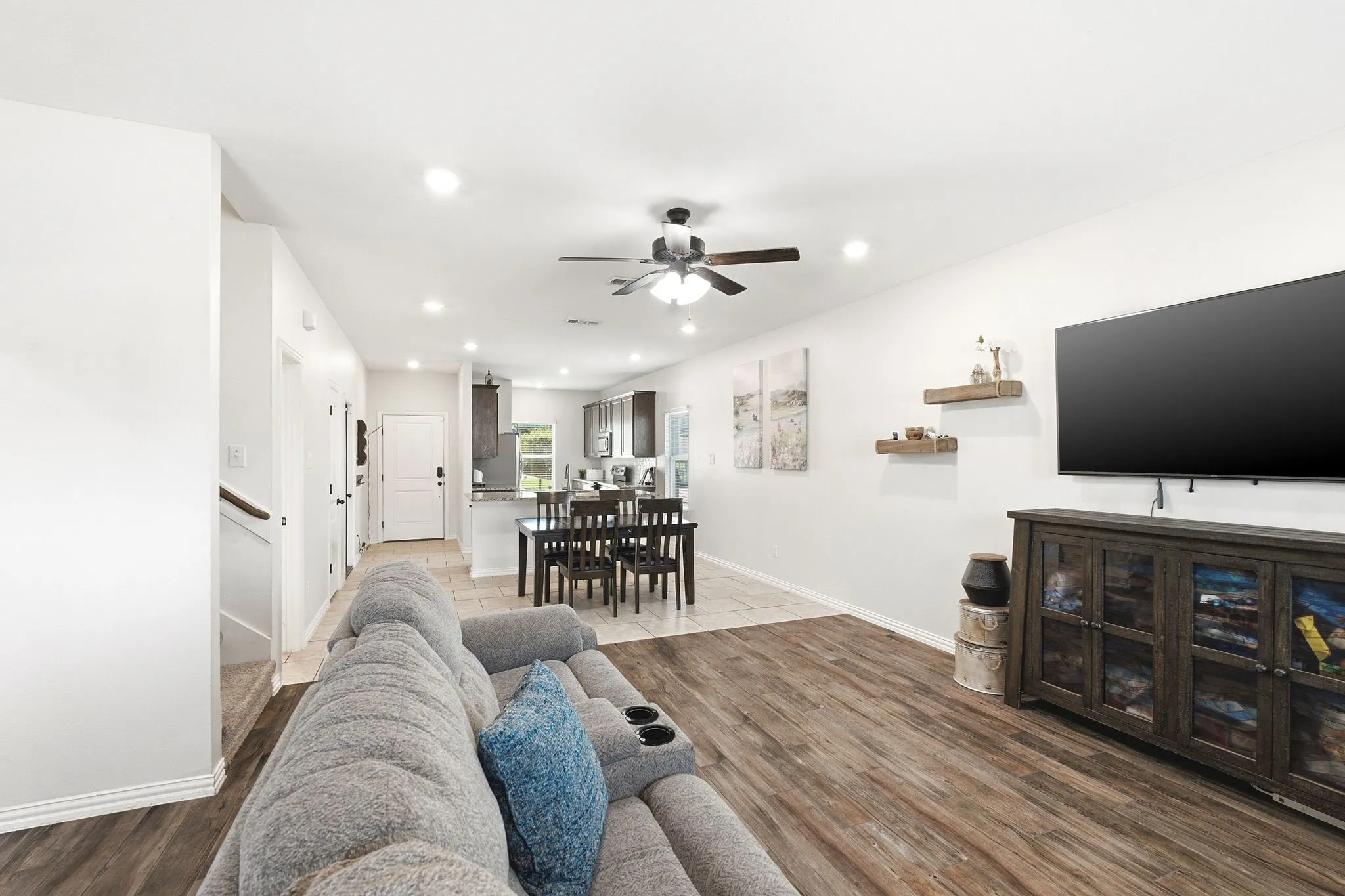 Single Family Residence For Sale in Collin County , 2112 Atlantic Avenue, Anna, Texas 75409, 5 Bedroom, 3 Bathroom, 2 Garage spaces, 2,404 Sqft, built in 2019, mls#21322145, Real Estate Agent in Anna, Homes For Sale in Collin county, Homes For Sale in Anna, Realtor in Anna Texas, Real Estate Brokerage Independent Realty Texas, Luminita Cordes Realtor