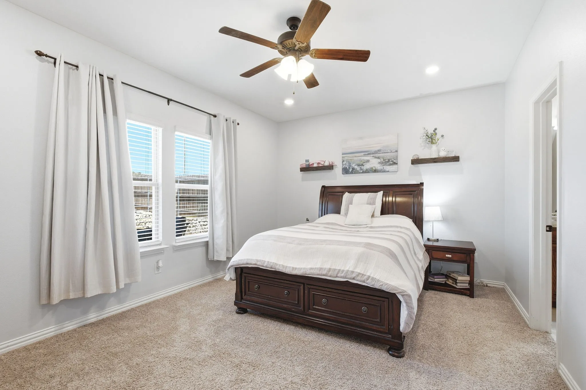Single Family Residence For Sale in Collin County , 2112 Atlantic Avenue, Anna, Texas 75409, 5 Bedroom, 3 Bathroom, 2 Garage spaces, 2,404 Sqft, built in 2019, mls#21322145, Real Estate Agent in Anna, Homes For Sale in Collin county, Homes For Sale in Anna, Realtor in Anna Texas, Real Estate Brokerage Independent Realty Texas, Luminita Cordes Realtor