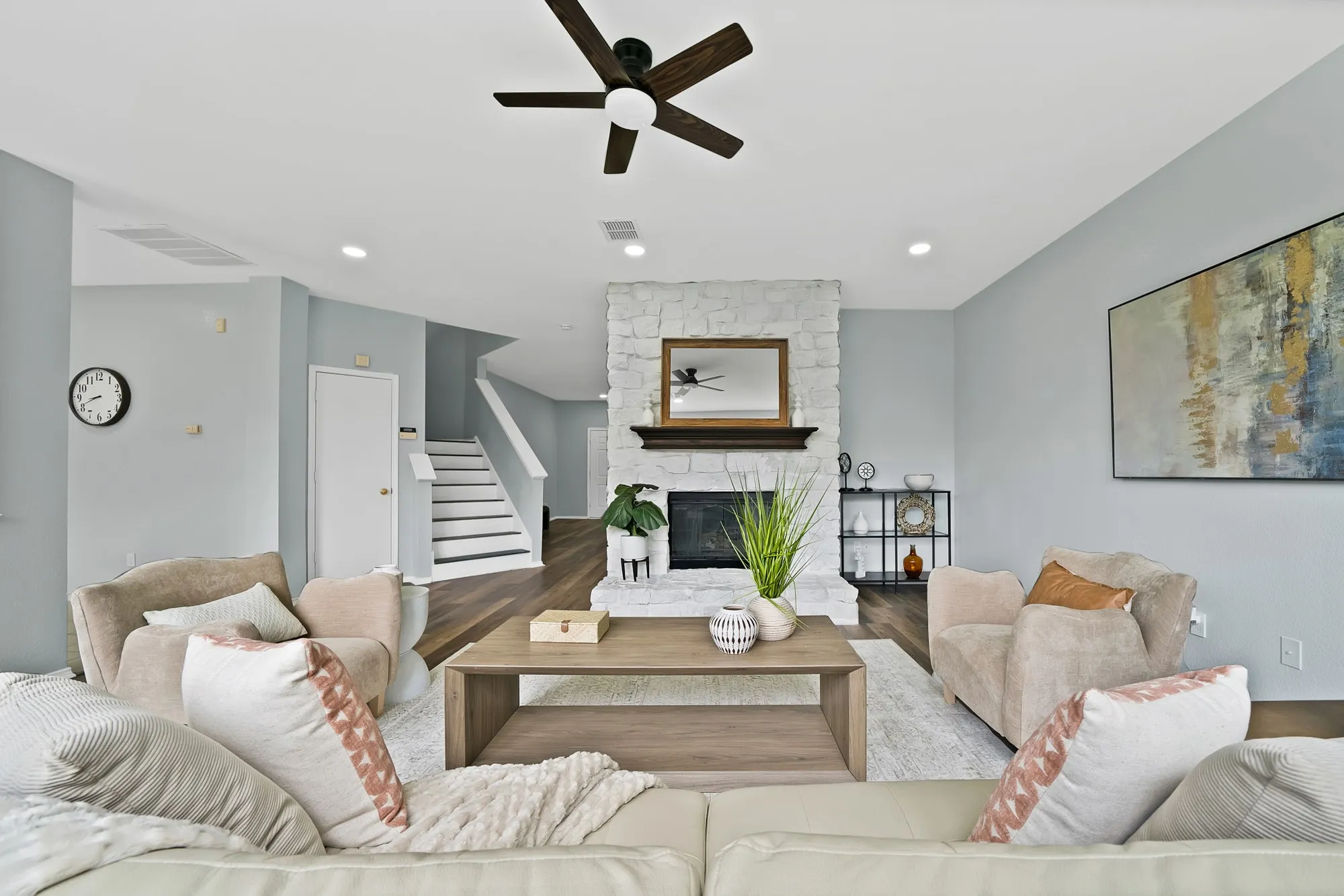 Single Family Residence For Rent in Tarrant County , 137 Heritage Drive, Crowley, Texas 76036, 4 Bedroom, 3 Bathroom, 2 Garage spaces, 2,851 Sqft, built in 2002, mls#21327336, Real Estate Agent in Crowley, Homes For Rent in Tarrant county, Homes For Rent in Crowley, Realtor in Crowley Texas, Real Estate Brokerage Independent Realty Texas, Luminita Cordes Realtor