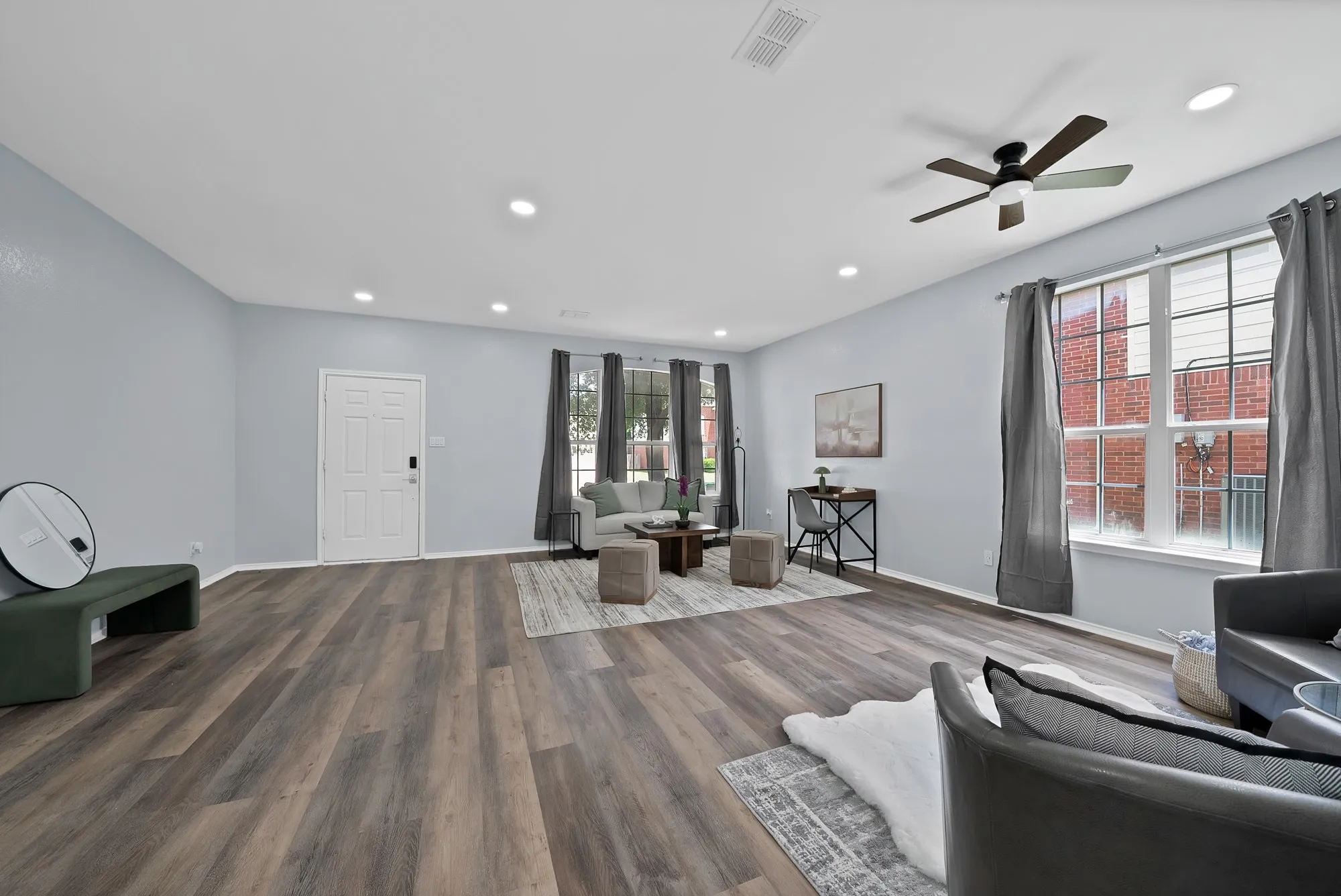 Single Family Residence For Rent in Tarrant County , 137 Heritage Drive, Crowley, Texas 76036, 4 Bedroom, 3 Bathroom, 2 Garage spaces, 2,851 Sqft, built in 2002, mls#21327336, Real Estate Agent in Crowley, Homes For Rent in Tarrant county, Homes For Rent in Crowley, Realtor in Crowley Texas, Real Estate Brokerage Independent Realty Texas, Luminita Cordes Realtor