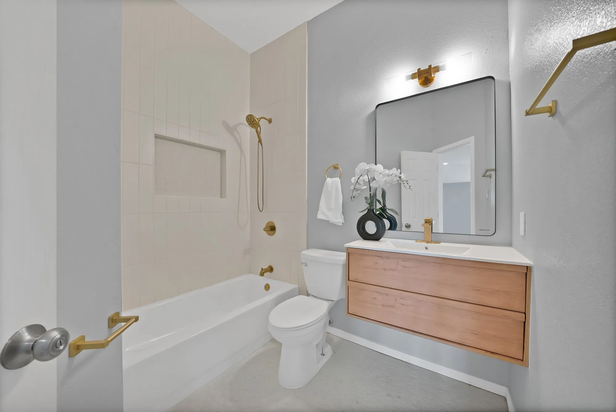 Single Family Residence For Rent in Tarrant County , 137 Heritage Drive, Crowley, Texas 76036, 4 Bedroom, 3 Bathroom, 2 Garage spaces, 2,851 Sqft, built in 2002, mls#21327336, Real Estate Agent in Crowley, Homes For Rent in Tarrant county, Homes For Rent in Crowley, Realtor in Crowley Texas, Real Estate Brokerage Independent Realty Texas, Luminita Cordes Realtor