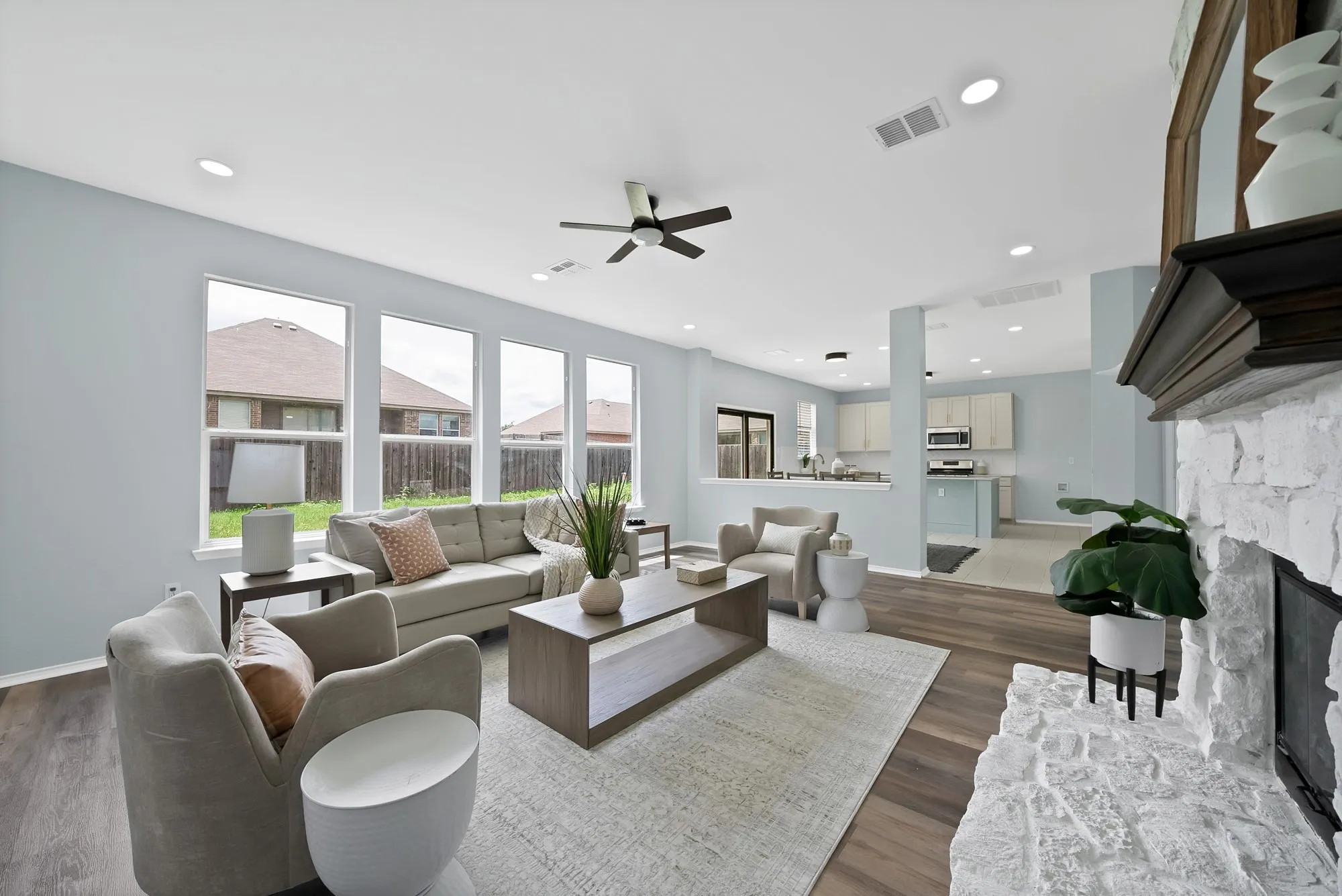 Single Family Residence For Rent in Tarrant County , 137 Heritage Drive, Crowley, Texas 76036, 4 Bedroom, 3 Bathroom, 2 Garage spaces, 2,851 Sqft, built in 2002, mls#21327336, Real Estate Agent in Crowley, Homes For Rent in Tarrant county, Homes For Rent in Crowley, Realtor in Crowley Texas, Real Estate Brokerage Independent Realty Texas, Luminita Cordes Realtor