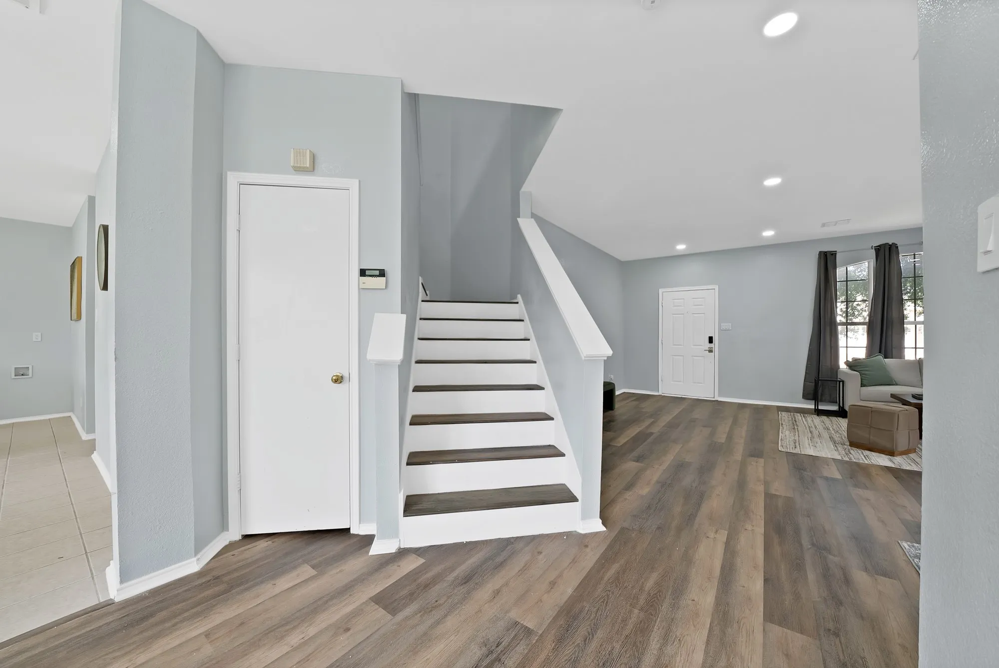 Single Family Residence For Rent in Tarrant County , 137 Heritage Drive, Crowley, Texas 76036, 4 Bedroom, 3 Bathroom, 2 Garage spaces, 2,851 Sqft, built in 2002, mls#21327336, Real Estate Agent in Crowley, Homes For Rent in Tarrant county, Homes For Rent in Crowley, Realtor in Crowley Texas, Real Estate Brokerage Independent Realty Texas, Luminita Cordes Realtor