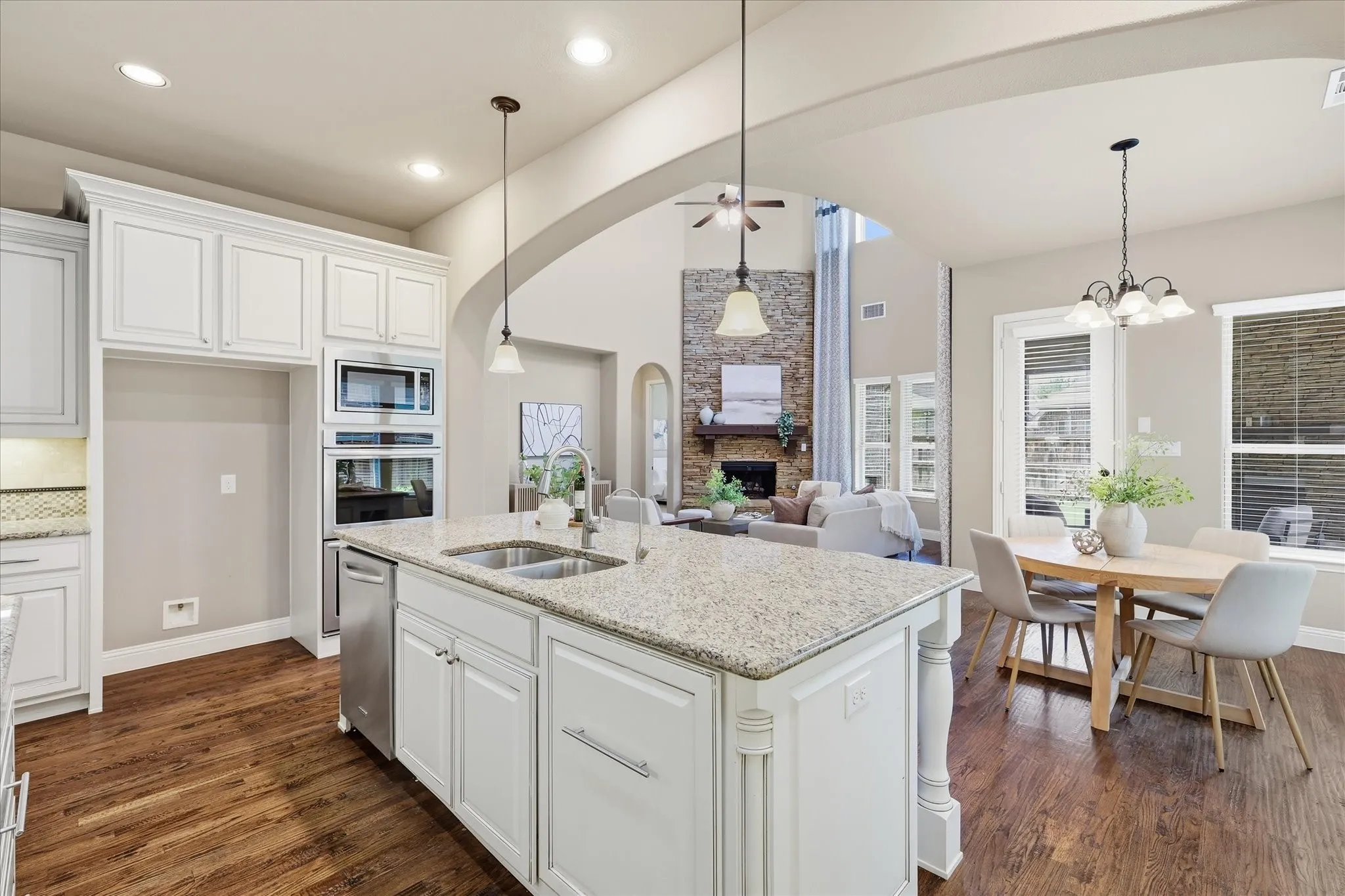 Single Family Residence For Sale in Dallas County , 615 Westhaven Road, Coppell, Texas 75019, 4 Bedroom, 4 Bathroom, 2 Garage spaces, 3,873 Sqft, built in 2014, mls#21327456, Real Estate Agent in Coppell, Homes For Sale in Dallas county, Homes For Sale in Coppell, Realtor in Coppell Texas, Real Estate Brokerage Independent Realty Texas, Luminita Cordes Realtor