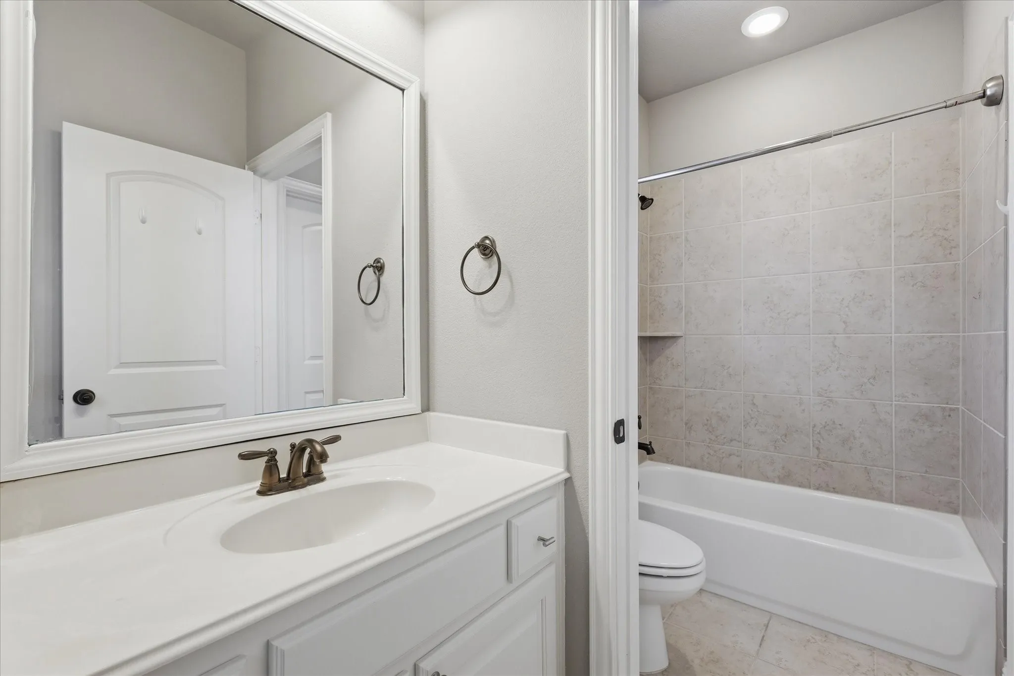 Single Family Residence For Sale in Dallas County , 615 Westhaven Road, Coppell, Texas 75019, 4 Bedroom, 4 Bathroom, 2 Garage spaces, 3,873 Sqft, built in 2014, mls#21327456, Real Estate Agent in Coppell, Homes For Sale in Dallas county, Homes For Sale in Coppell, Realtor in Coppell Texas, Real Estate Brokerage Independent Realty Texas, Luminita Cordes Realtor