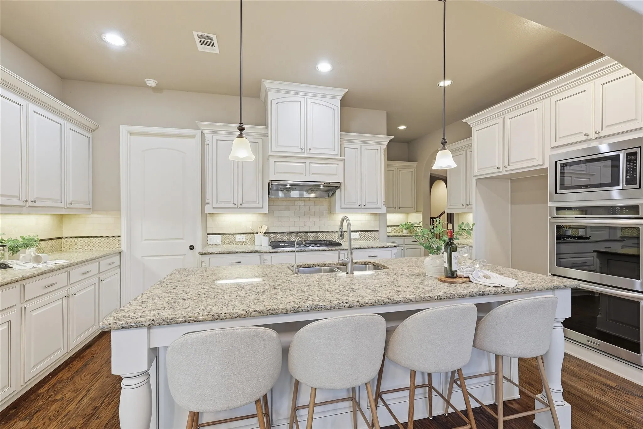 Single Family Residence For Sale in Dallas County , 615 Westhaven Road, Coppell, Texas 75019, 4 Bedroom, 4 Bathroom, 2 Garage spaces, 3,873 Sqft, built in 2014, mls#21327456, Real Estate Agent in Coppell, Homes For Sale in Dallas county, Homes For Sale in Coppell, Realtor in Coppell Texas, Real Estate Brokerage Independent Realty Texas, Luminita Cordes Realtor