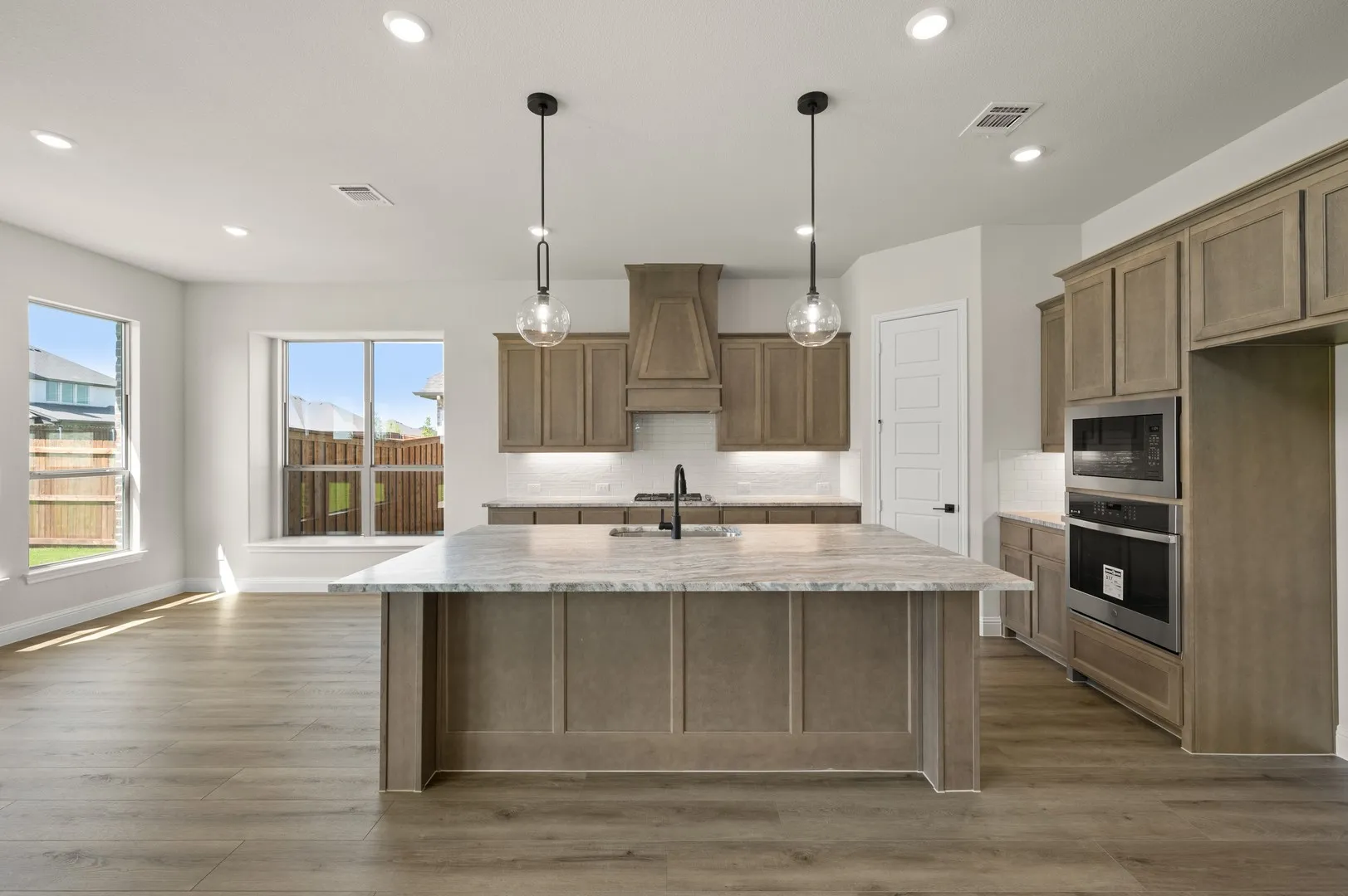 DFW-Myrtle Creek-Concept 3473-224 Mountain Laurel Drive-Kitchen-Risewell Homes-1