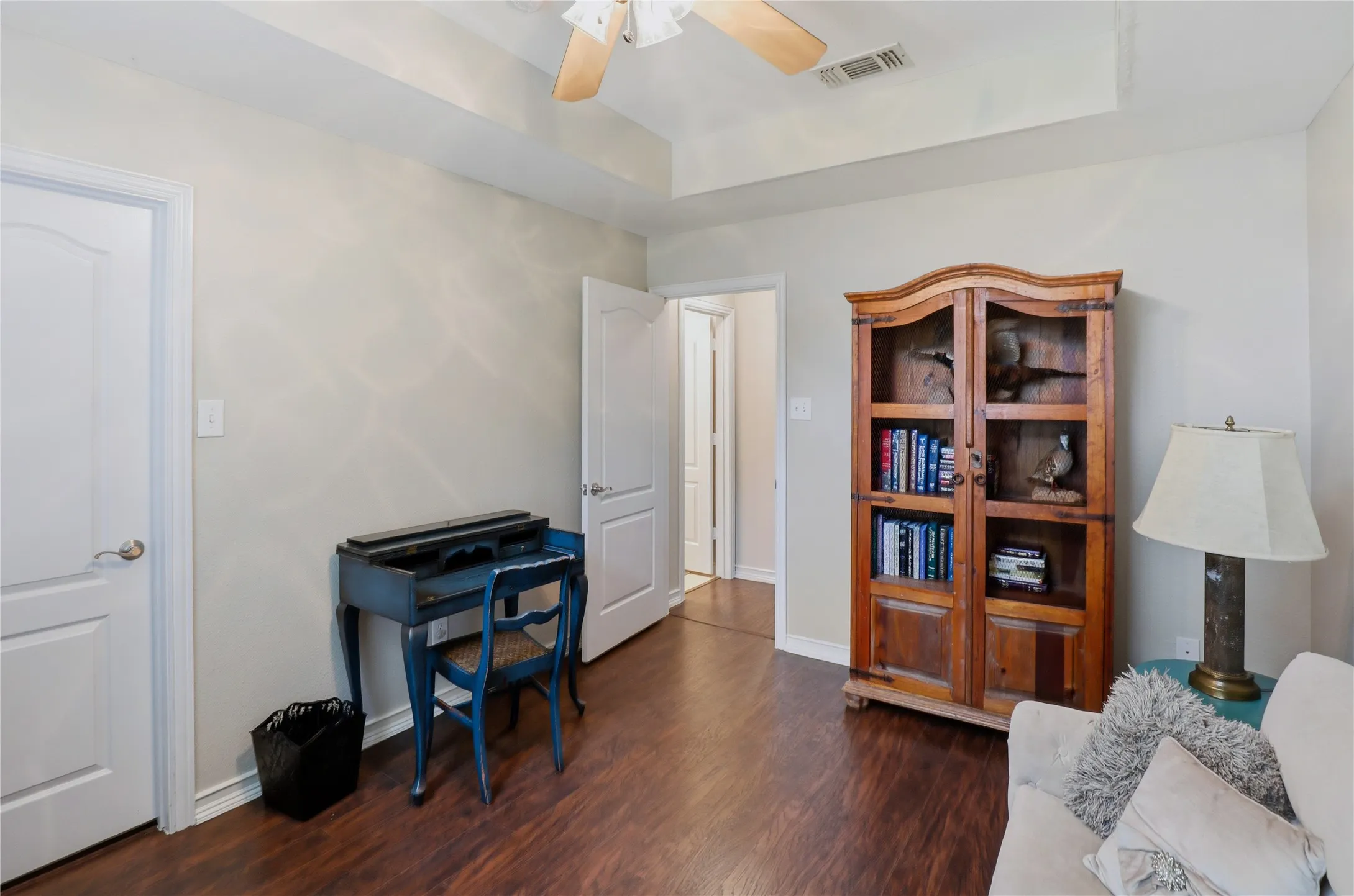 Single Family Residence For Sale in Collin County , 1006 Hall Street, Mc Kinney, Texas 75069, 3 Bedroom, 2 Bathroom, 1 Garage spaces, 1,327 Sqft, built in 2007, mls#21327429, Real Estate Agent in Mc Kinney, Homes For Sale in Collin county, Homes For Sale in Mc Kinney, Realtor in Mc Kinney Texas, Real Estate Brokerage Independent Realty Texas, Luminita Cordes Realtor