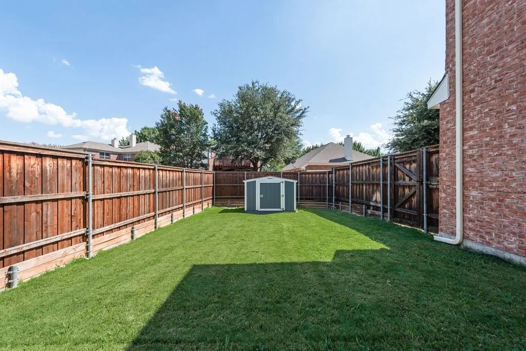 Single Family Residence For Sale in Denton County , 1157 Ducks Landing, Frisco, Texas 75033, 4 Bedroom, 3 Bathroom, 2 Garage spaces, 3,148 Sqft, built in 2003, mls#21326307, Real Estate Agent in Frisco, Homes For Sale in Denton county, Homes For Sale in Frisco, Realtor in Frisco Texas, Real Estate Brokerage Independent Realty Texas, Luminita Cordes Realtor