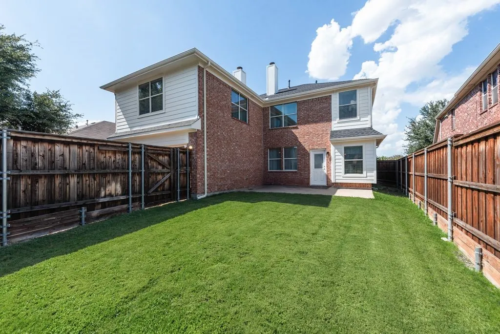 Single Family Residence For Sale in Denton County , 1157 Ducks Landing, Frisco, Texas 75033, 4 Bedroom, 3 Bathroom, 2 Garage spaces, 3,148 Sqft, built in 2003, mls#21326307, Real Estate Agent in Frisco, Homes For Sale in Denton county, Homes For Sale in Frisco, Realtor in Frisco Texas, Real Estate Brokerage Independent Realty Texas, Luminita Cordes Realtor