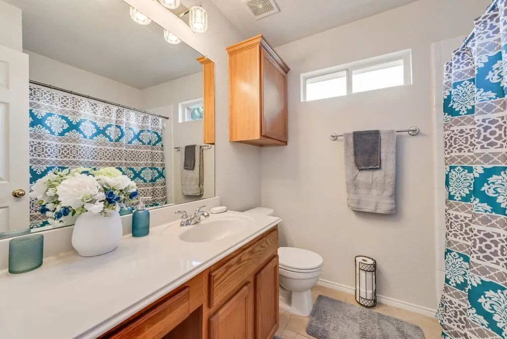 Single Family Residence For Sale in Denton County , 1157 Ducks Landing, Frisco, Texas 75033, 4 Bedroom, 3 Bathroom, 2 Garage spaces, 3,148 Sqft, built in 2003, mls#21326307, Real Estate Agent in Frisco, Homes For Sale in Denton county, Homes For Sale in Frisco, Realtor in Frisco Texas, Real Estate Brokerage Independent Realty Texas, Luminita Cordes Realtor