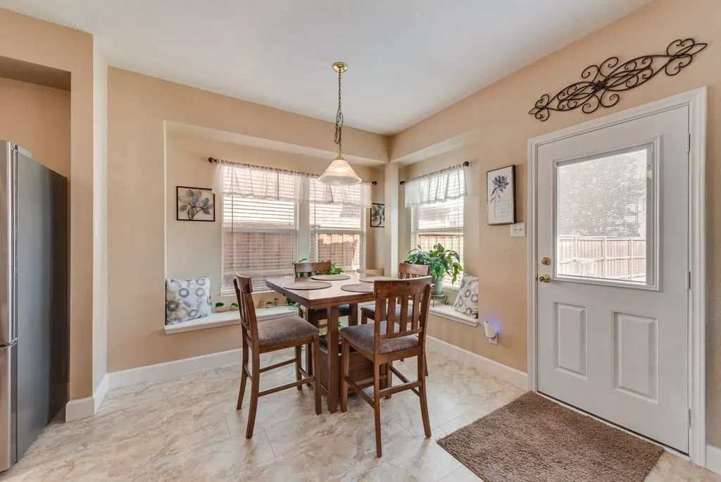 Single Family Residence For Sale in Denton County , 1157 Ducks Landing, Frisco, Texas 75033, 4 Bedroom, 3 Bathroom, 2 Garage spaces, 3,148 Sqft, built in 2003, mls#21326307, Real Estate Agent in Frisco, Homes For Sale in Denton county, Homes For Sale in Frisco, Realtor in Frisco Texas, Real Estate Brokerage Independent Realty Texas, Luminita Cordes Realtor