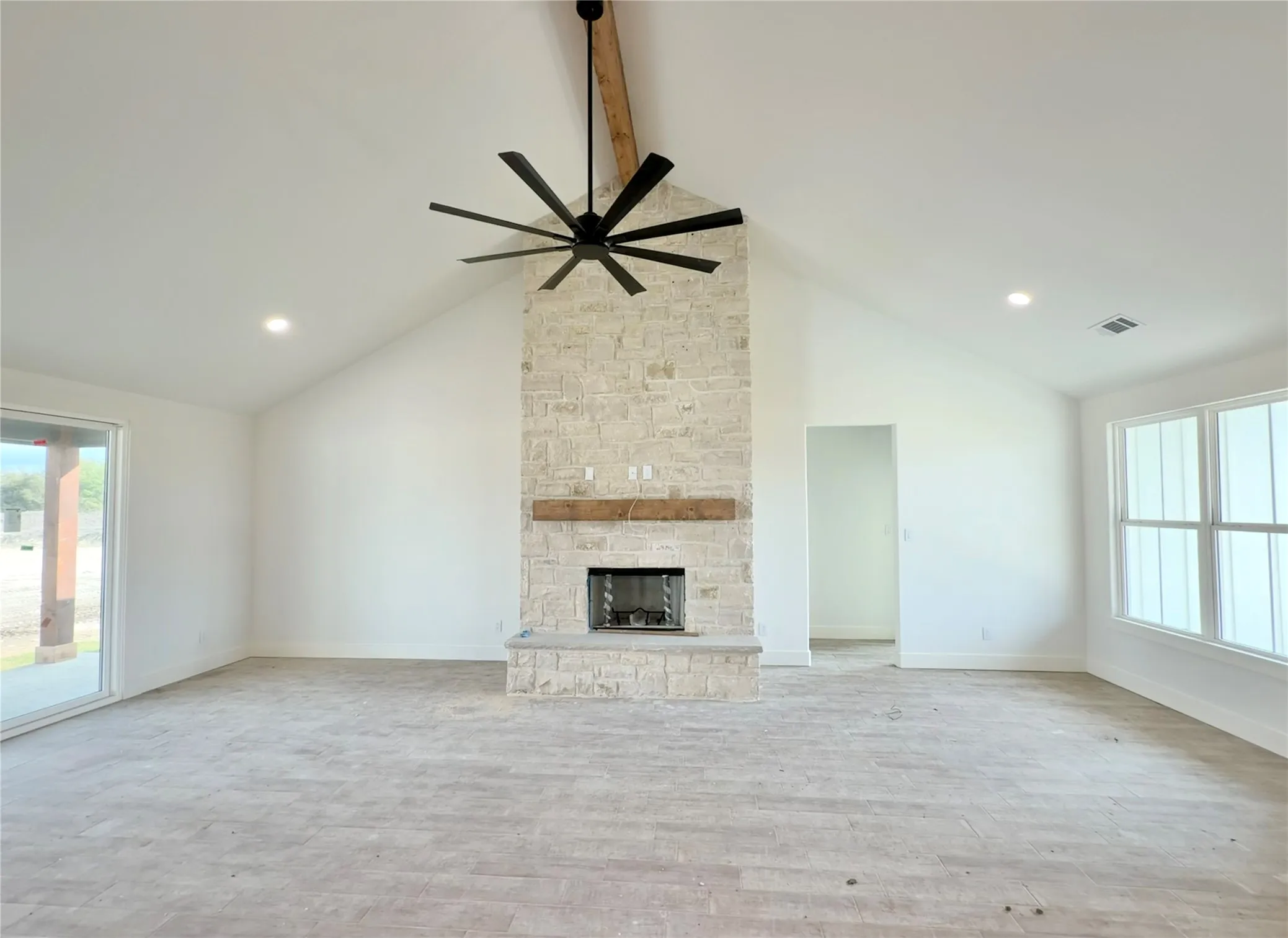 Single Family Residence For Sale in Parker County , 2013 Collin Street, Weatherford, Texas 76085, 3 Bedroom, 2 Bathroom, 3 Garage spaces, 2,040 Sqft, built in 2026, mls#21327460, Real Estate Agent in Weatherford, Homes For Sale in Parker county, Homes For Sale in Weatherford, Realtor in Weatherford Texas, Real Estate Brokerage Independent Realty Texas, Luminita Cordes Realtor