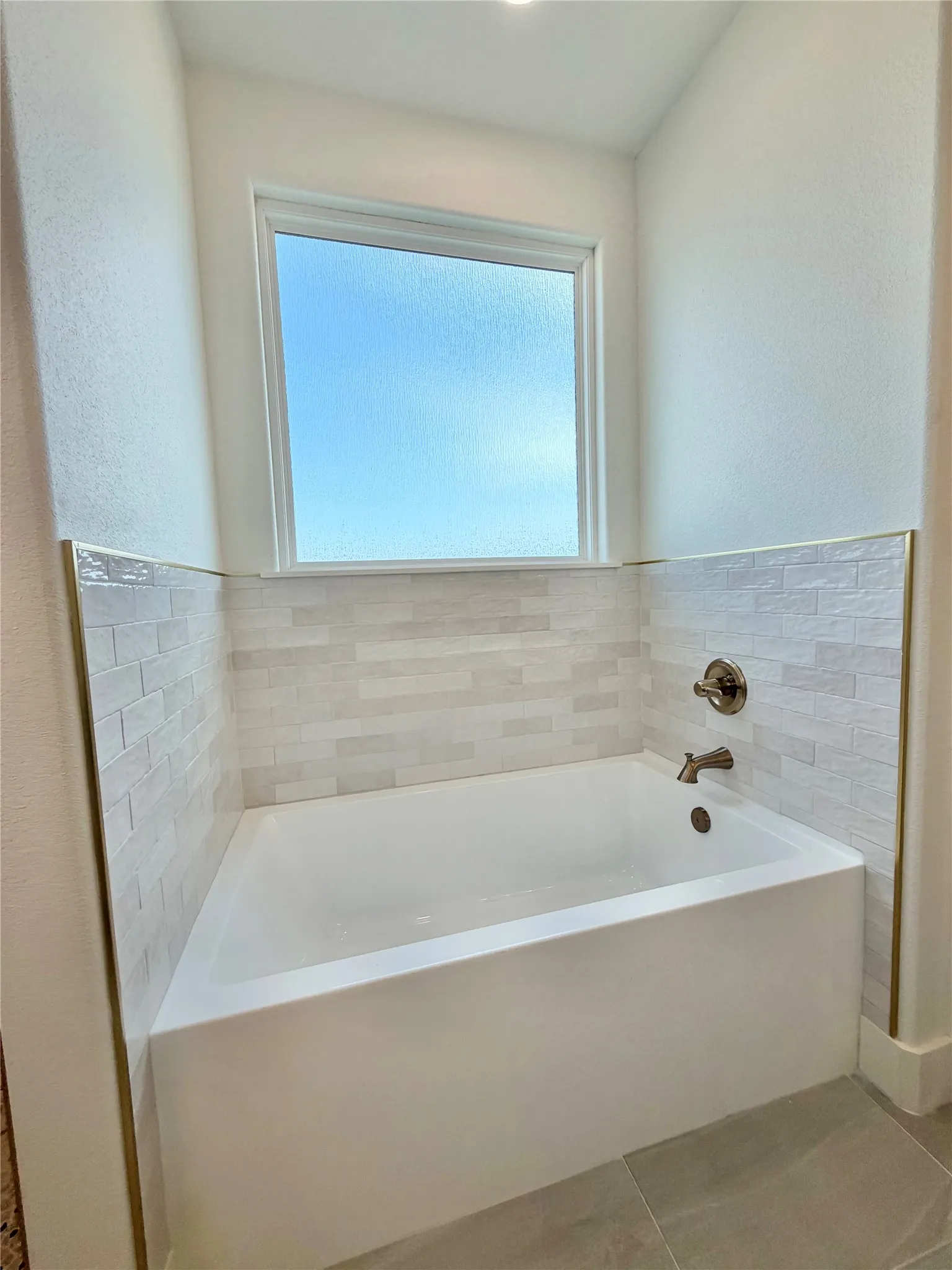 Single Family Residence For Sale in Parker County , 2013 Collin Street, Weatherford, Texas 76085, 3 Bedroom, 2 Bathroom, 3 Garage spaces, 2,040 Sqft, built in 2026, mls#21327460, Real Estate Agent in Weatherford, Homes For Sale in Parker county, Homes For Sale in Weatherford, Realtor in Weatherford Texas, Real Estate Brokerage Independent Realty Texas, Luminita Cordes Realtor