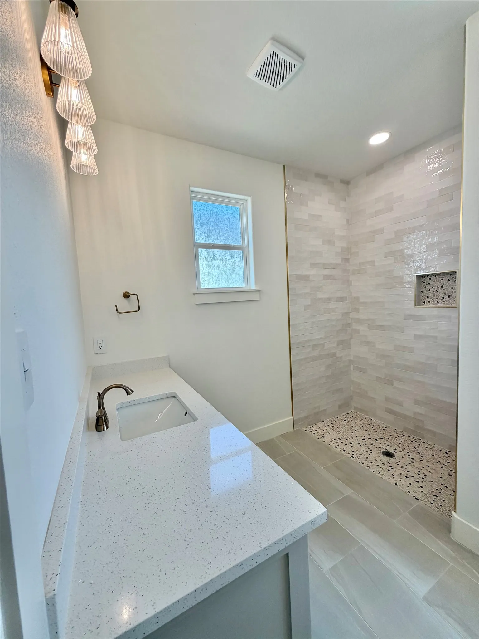 Single Family Residence For Sale in Parker County , 2013 Collin Street, Weatherford, Texas 76085, 3 Bedroom, 2 Bathroom, 3 Garage spaces, 2,040 Sqft, built in 2026, mls#21327460, Real Estate Agent in Weatherford, Homes For Sale in Parker county, Homes For Sale in Weatherford, Realtor in Weatherford Texas, Real Estate Brokerage Independent Realty Texas, Luminita Cordes Realtor