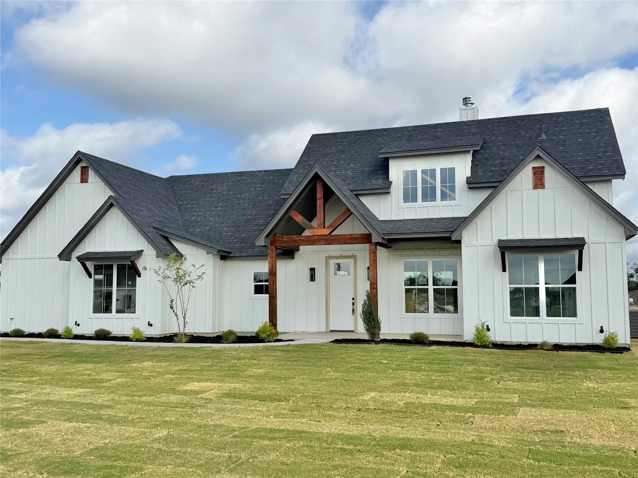 Single Family Residence For Sale in Parker County , 2013 Collin Street, Weatherford, Texas 76085, 3 Bedroom, 2 Bathroom, 3 Garage spaces, 2,040 Sqft, built in 2026, mls#21327460, Real Estate Agent in Weatherford, Homes For Sale in Parker county, Homes For Sale in Weatherford, Realtor in Weatherford Texas, Real Estate Brokerage Independent Realty Texas, Luminita Cordes Realtor