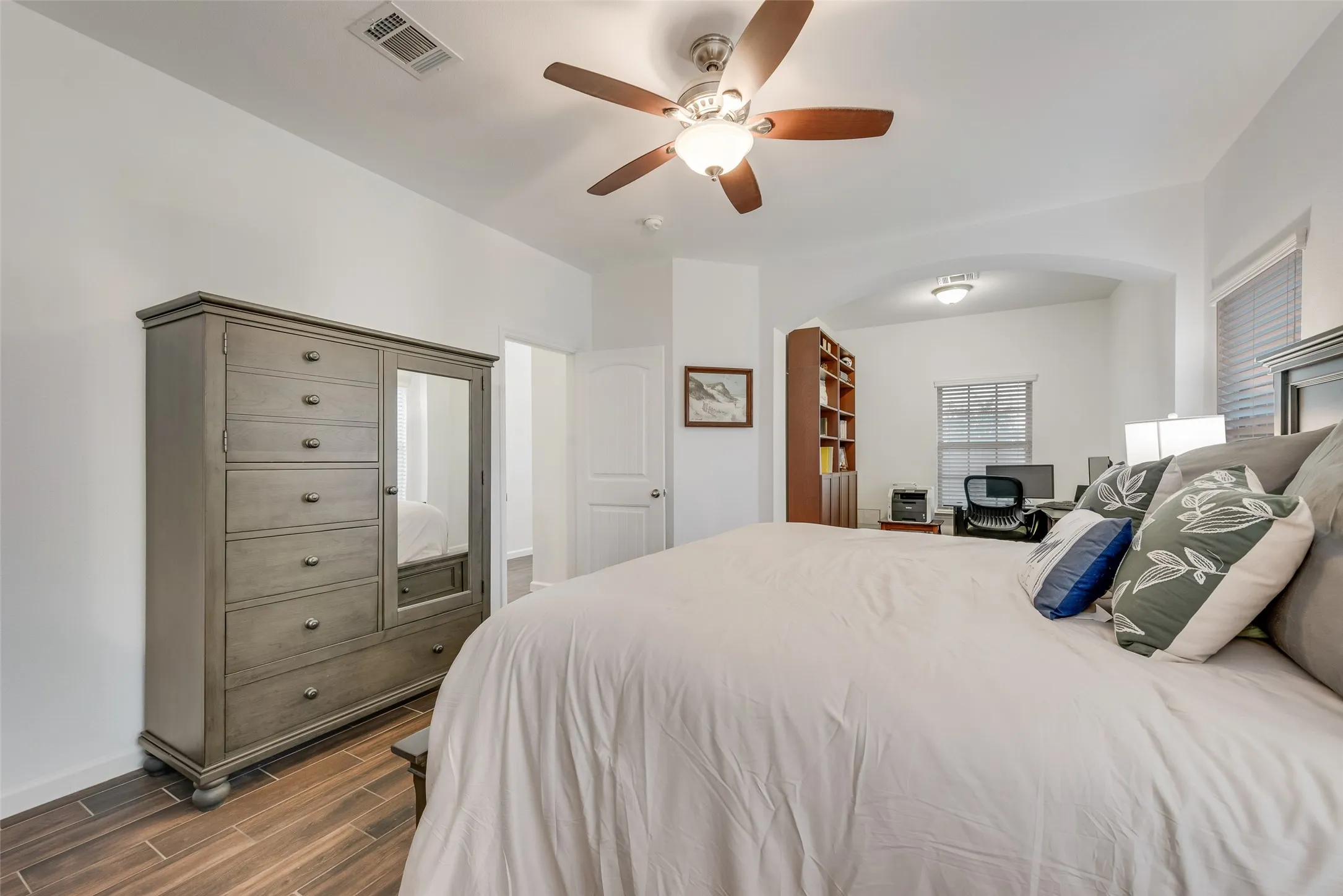 Single Family Residence For Sale in Collin County , 1409 Waco Turner, Royse City, Texas 75189, 5 Bedroom, 3 Bathroom, 2 Garage spaces, 2,607 Sqft, built in 2014, mls#21327118, Real Estate Agent in Royse City, Homes For Sale in Collin county, Homes For Sale in Royse City, Realtor in Royse City Texas, Real Estate Brokerage Independent Realty Texas, Luminita Cordes Realtor
