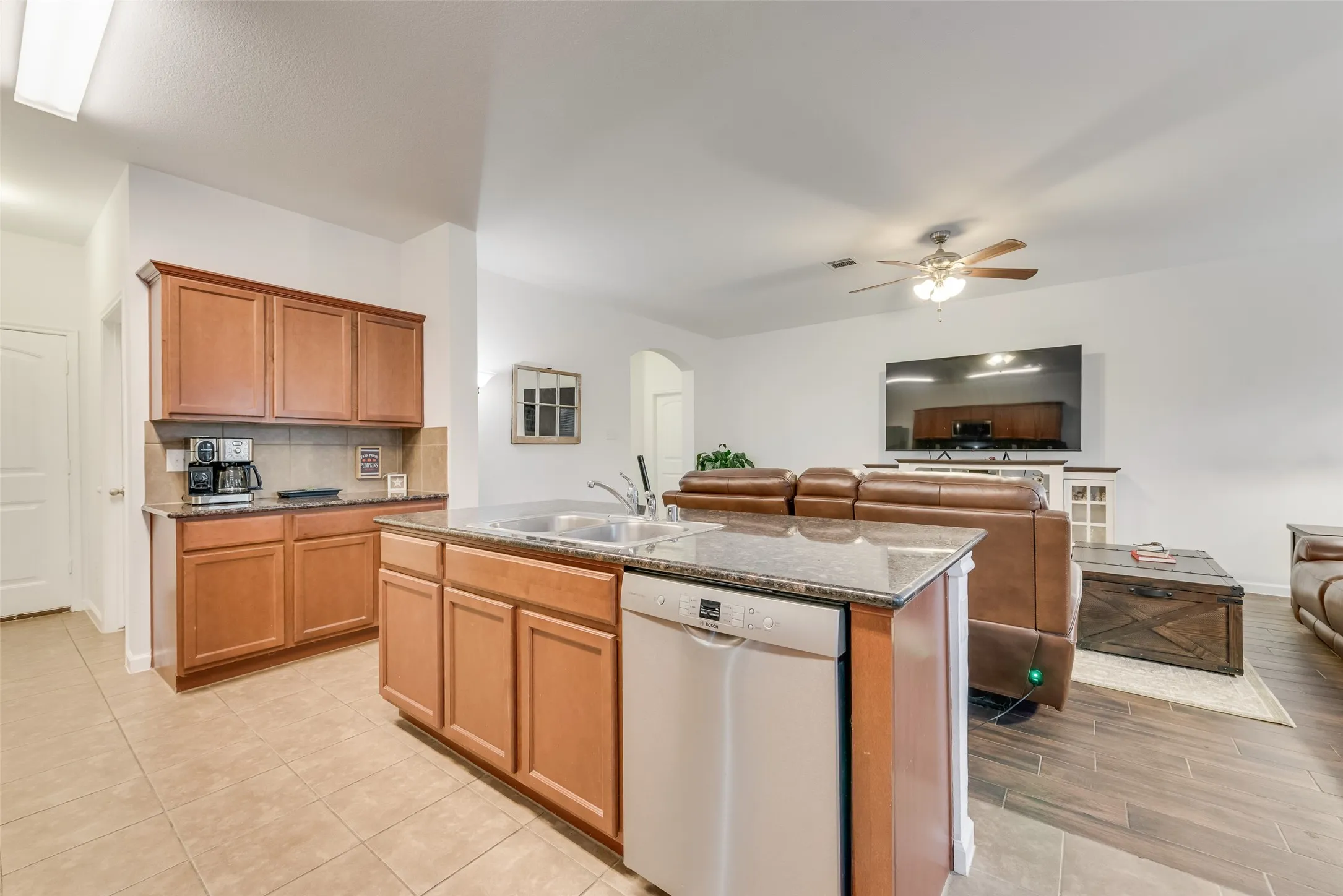 Single Family Residence For Sale in Collin County , 1409 Waco Turner, Royse City, Texas 75189, 5 Bedroom, 3 Bathroom, 2 Garage spaces, 2,607 Sqft, built in 2014, mls#21327118, Real Estate Agent in Royse City, Homes For Sale in Collin county, Homes For Sale in Royse City, Realtor in Royse City Texas, Real Estate Brokerage Independent Realty Texas, Luminita Cordes Realtor