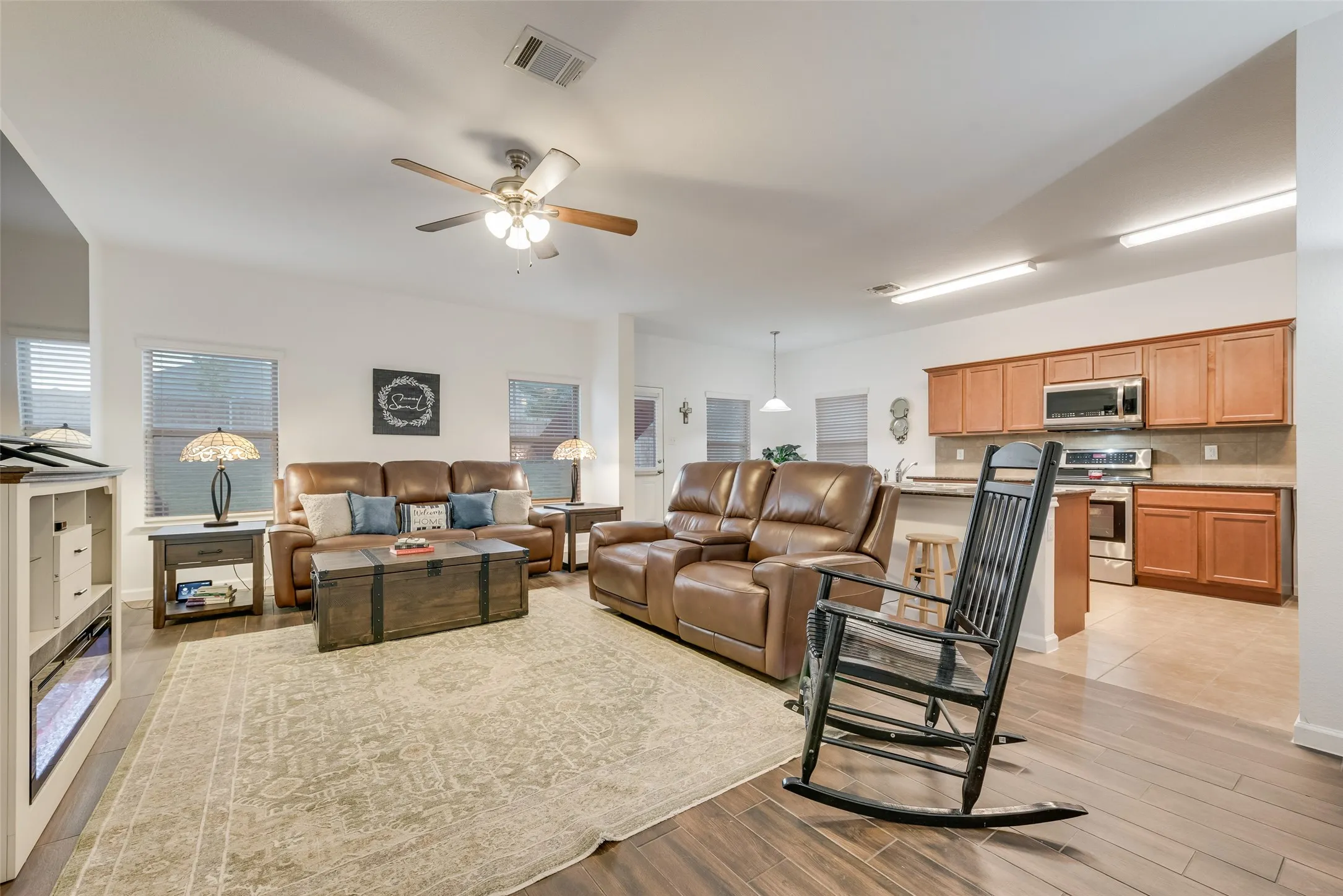 Single Family Residence For Sale in Collin County , 1409 Waco Turner, Royse City, Texas 75189, 5 Bedroom, 3 Bathroom, 2 Garage spaces, 2,607 Sqft, built in 2014, mls#21327118, Real Estate Agent in Royse City, Homes For Sale in Collin county, Homes For Sale in Royse City, Realtor in Royse City Texas, Real Estate Brokerage Independent Realty Texas, Luminita Cordes Realtor