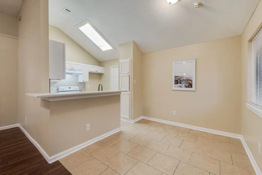 Single Family Residence For Sale in Dallas County , 3208 Poplar Springs Lane, Dallas, Texas 75227, 4 Bedroom, 2 Bathroom, Garage spaces, 1,378 Sqft, built in 1987, mls#21327520, Real Estate Agent in Dallas, Homes For Sale in Dallas county, Homes For Sale in Dallas, Realtor in Dallas Texas, Real Estate Brokerage Independent Realty Texas, Luminita Cordes Realtor