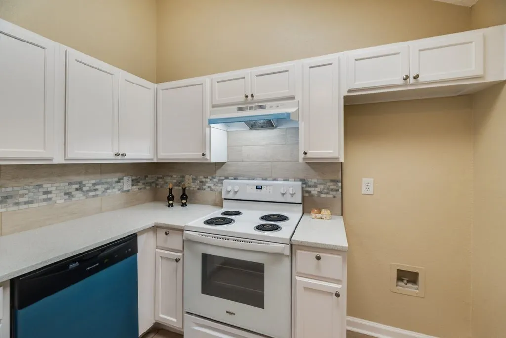 Single Family Residence For Sale in Dallas County , 3208 Poplar Springs Lane, Dallas, Texas 75227, 4 Bedroom, 2 Bathroom, Garage spaces, 1,378 Sqft, built in 1987, mls#21327520, Real Estate Agent in Dallas, Homes For Sale in Dallas county, Homes For Sale in Dallas, Realtor in Dallas Texas, Real Estate Brokerage Independent Realty Texas, Luminita Cordes Realtor