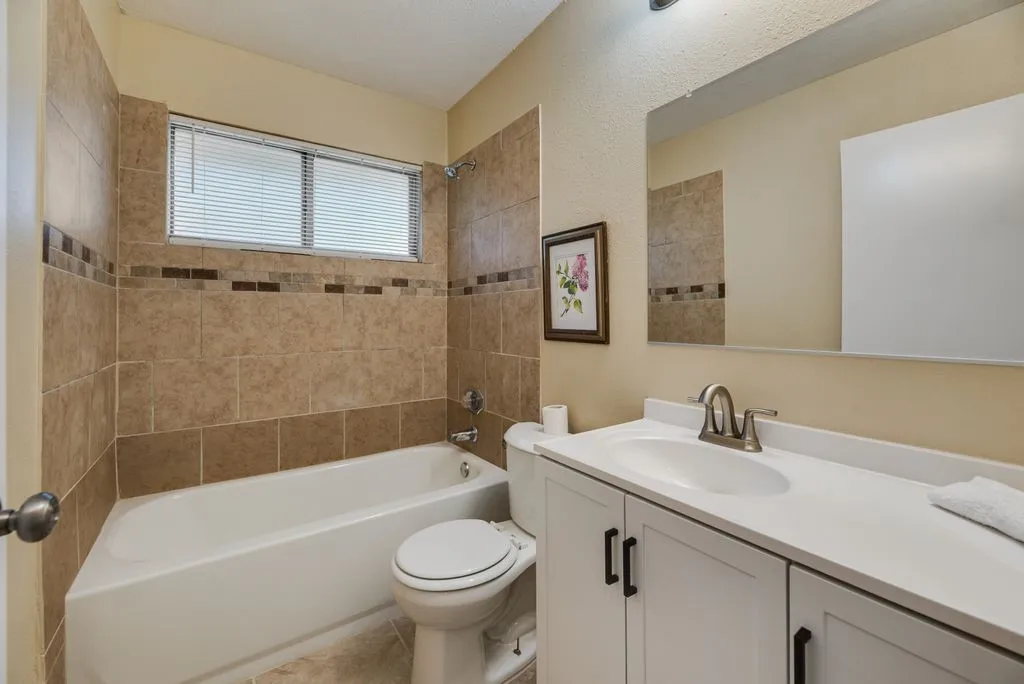 Single Family Residence For Sale in Dallas County , 3208 Poplar Springs Lane, Dallas, Texas 75227, 4 Bedroom, 2 Bathroom, Garage spaces, 1,378 Sqft, built in 1987, mls#21327520, Real Estate Agent in Dallas, Homes For Sale in Dallas county, Homes For Sale in Dallas, Realtor in Dallas Texas, Real Estate Brokerage Independent Realty Texas, Luminita Cordes Realtor
