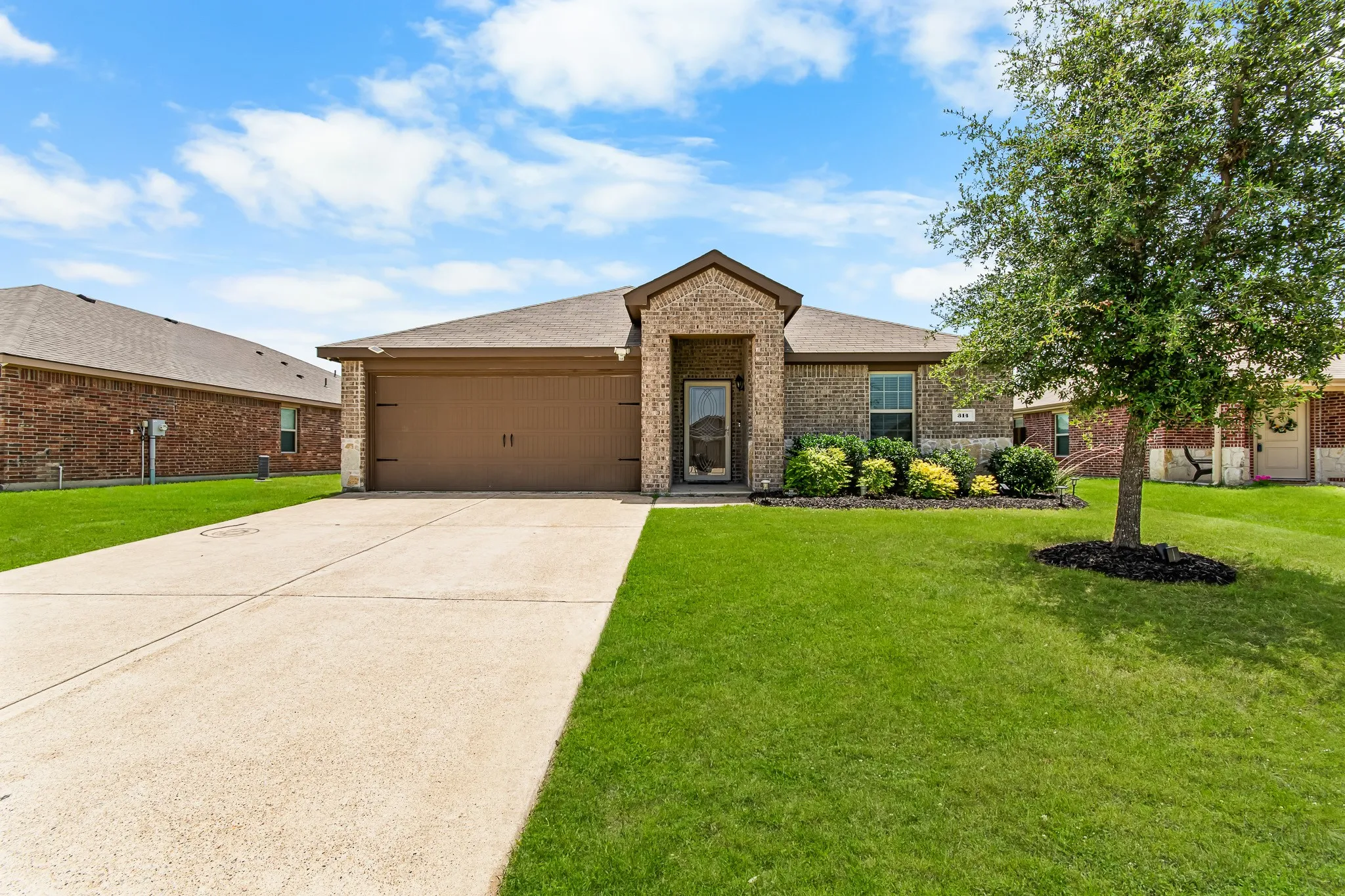 Single Family Residence For Sale in Collin County , 314 Silo Circle, Royse City, Texas 75189, 4 Bedroom, 2 Bathroom, 2 Garage spaces, 1,566 Sqft, built in 2019, mls#21324306, Real Estate Agent in Royse City, Homes For Sale in Collin county, Homes For Sale in Royse City, Realtor in Royse City Texas, Real Estate Brokerage Independent Realty Texas, Luminita Cordes Realtor