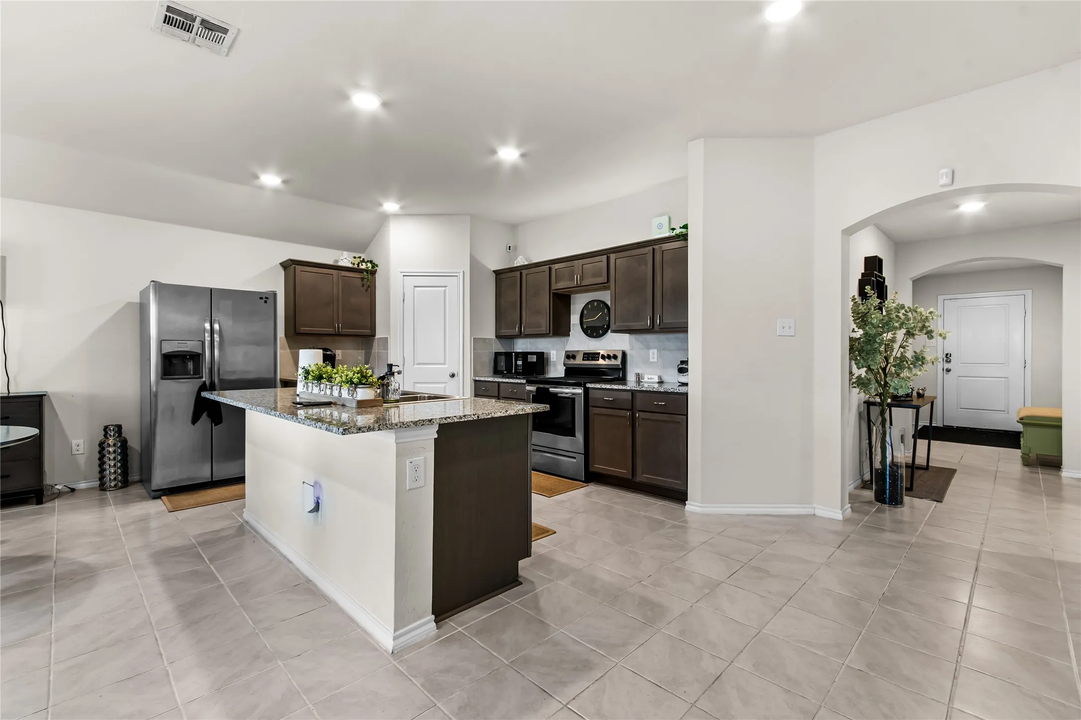Single Family Residence For Sale in Collin County , 314 Silo Circle, Royse City, Texas 75189, 4 Bedroom, 2 Bathroom, 2 Garage spaces, 1,566 Sqft, built in 2019, mls#21324306, Real Estate Agent in Royse City, Homes For Sale in Collin county, Homes For Sale in Royse City, Realtor in Royse City Texas, Real Estate Brokerage Independent Realty Texas, Luminita Cordes Realtor