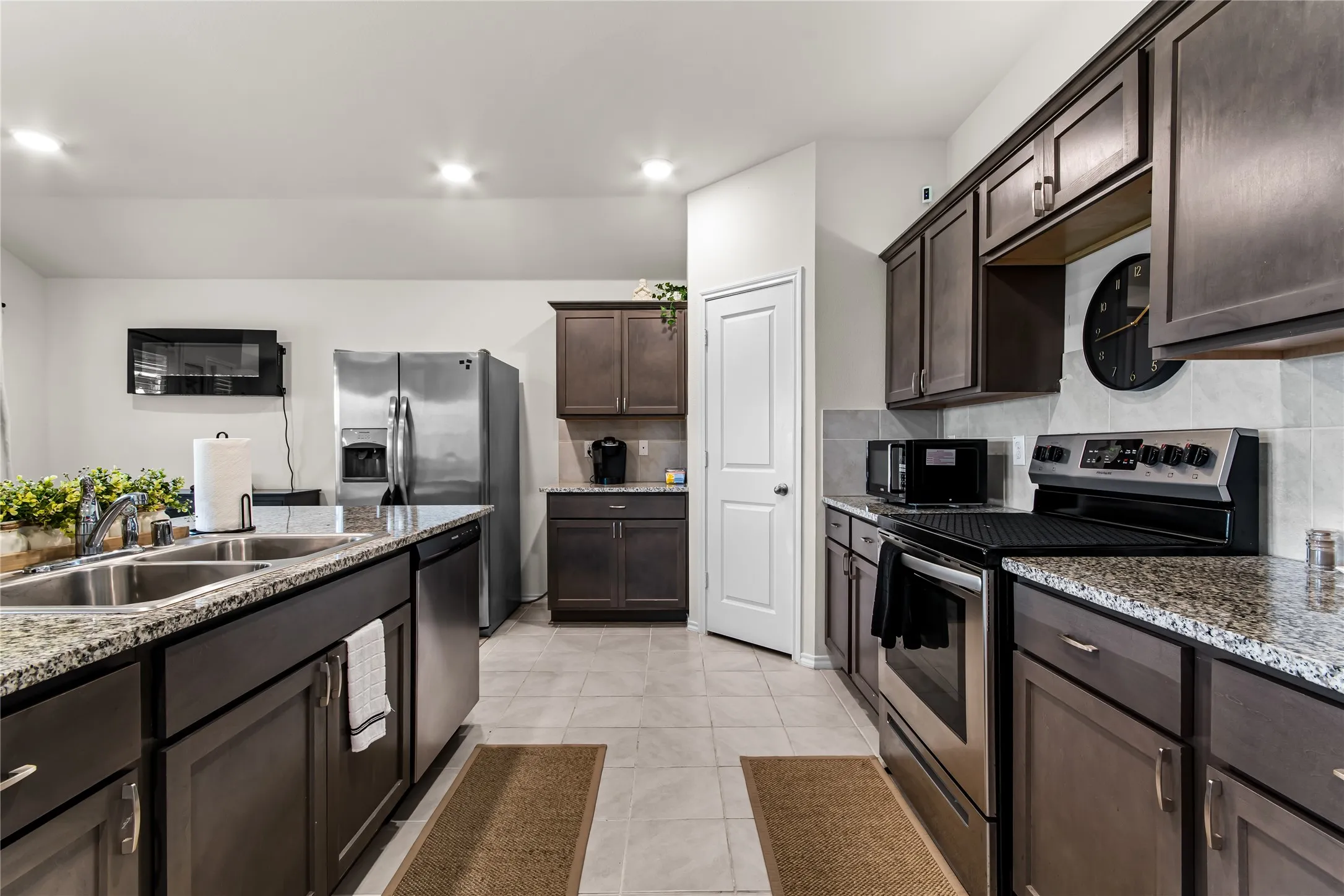 Single Family Residence For Sale in Collin County , 314 Silo Circle, Royse City, Texas 75189, 4 Bedroom, 2 Bathroom, 2 Garage spaces, 1,566 Sqft, built in 2019, mls#21324306, Real Estate Agent in Royse City, Homes For Sale in Collin county, Homes For Sale in Royse City, Realtor in Royse City Texas, Real Estate Brokerage Independent Realty Texas, Luminita Cordes Realtor