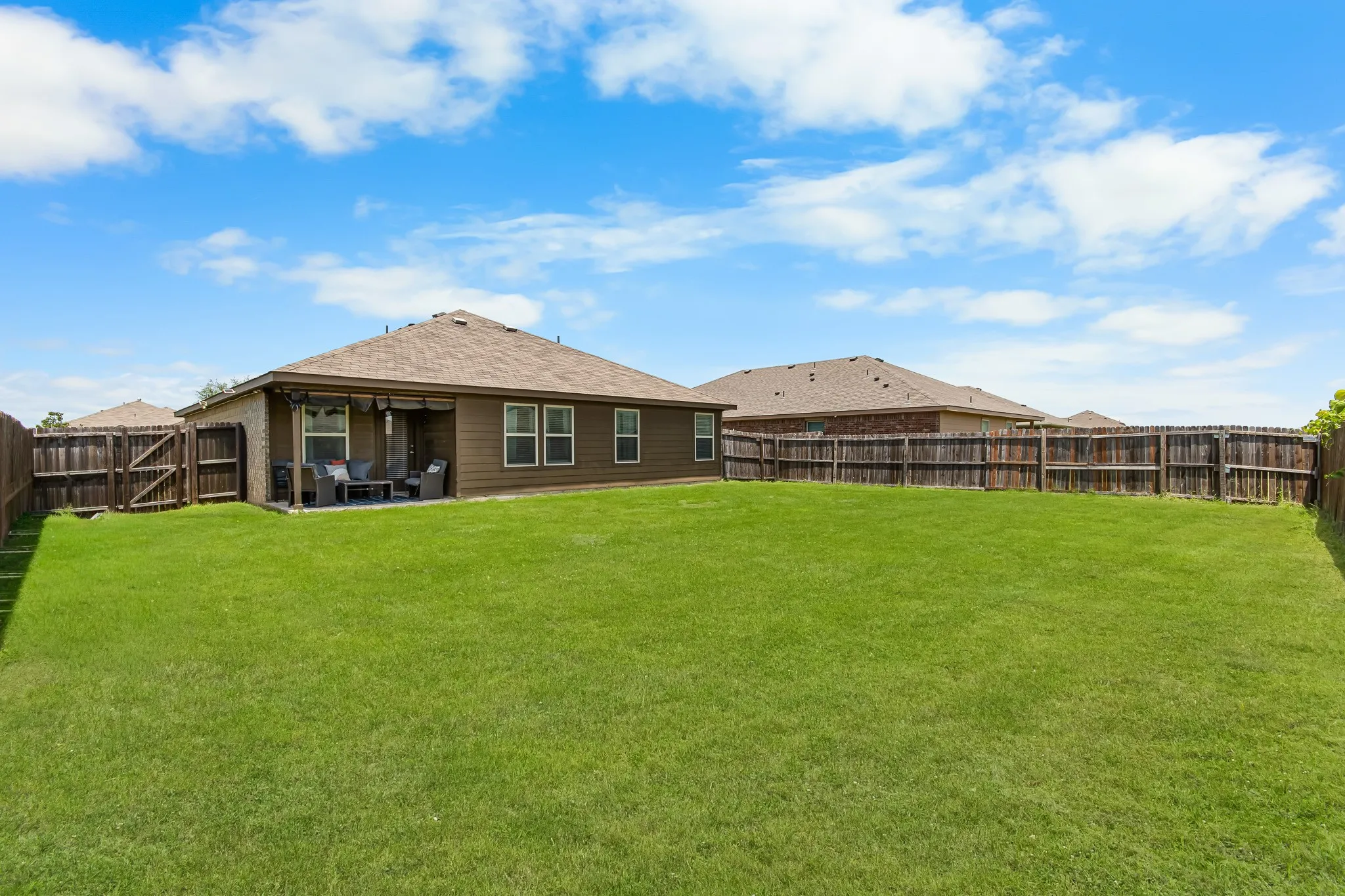 Single Family Residence For Sale in Collin County , 314 Silo Circle, Royse City, Texas 75189, 4 Bedroom, 2 Bathroom, 2 Garage spaces, 1,566 Sqft, built in 2019, mls#21324306, Real Estate Agent in Royse City, Homes For Sale in Collin county, Homes For Sale in Royse City, Realtor in Royse City Texas, Real Estate Brokerage Independent Realty Texas, Luminita Cordes Realtor