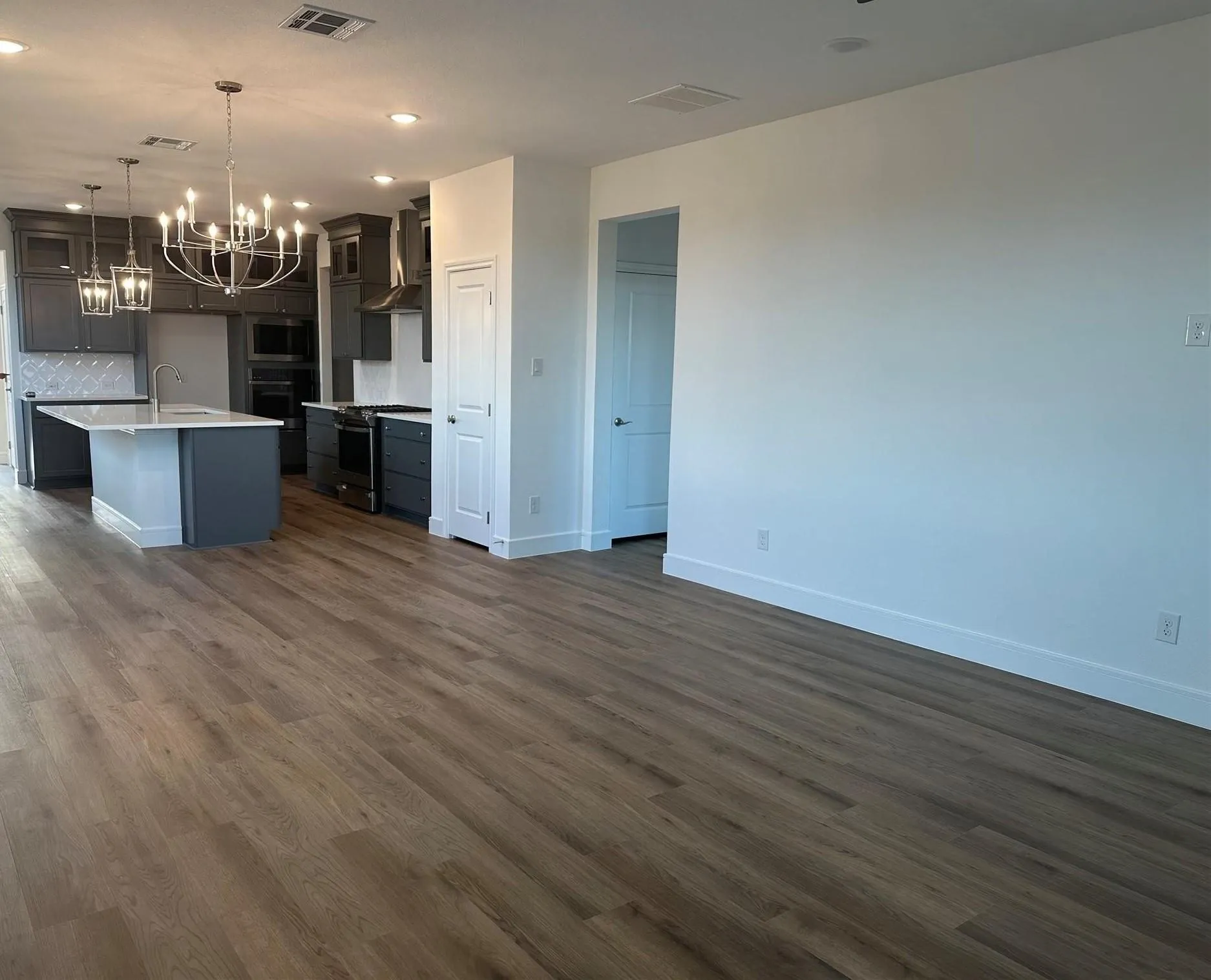 Single Family Residence For Rent in Grayson County , 3611 Cloverleaf, Sherman, Texas 75092, 4 Bedroom, 3 Bathroom, 2 Garage spaces, 2,093 Sqft, built in 2024, mls#21327526, Real Estate Agent in Sherman, Homes For Rent in Grayson county, Homes For Rent in Sherman, Realtor in Sherman Texas, Real Estate Brokerage Independent Realty Texas, Luminita Cordes Realtor