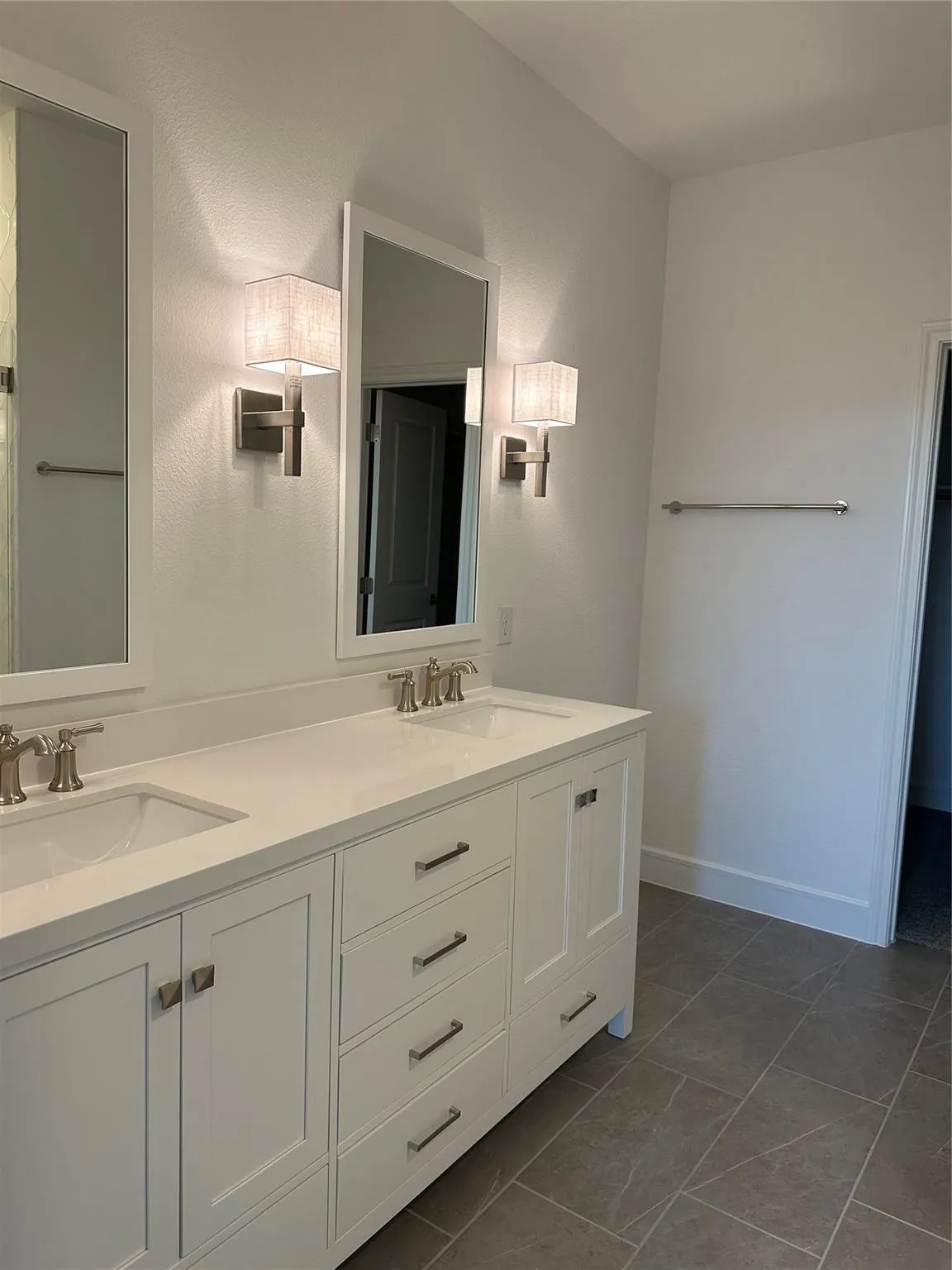 Single Family Residence For Rent in Grayson County , 3611 Cloverleaf, Sherman, Texas 75092, 4 Bedroom, 3 Bathroom, 2 Garage spaces, 2,093 Sqft, built in 2024, mls#21327526, Real Estate Agent in Sherman, Homes For Rent in Grayson county, Homes For Rent in Sherman, Realtor in Sherman Texas, Real Estate Brokerage Independent Realty Texas, Luminita Cordes Realtor