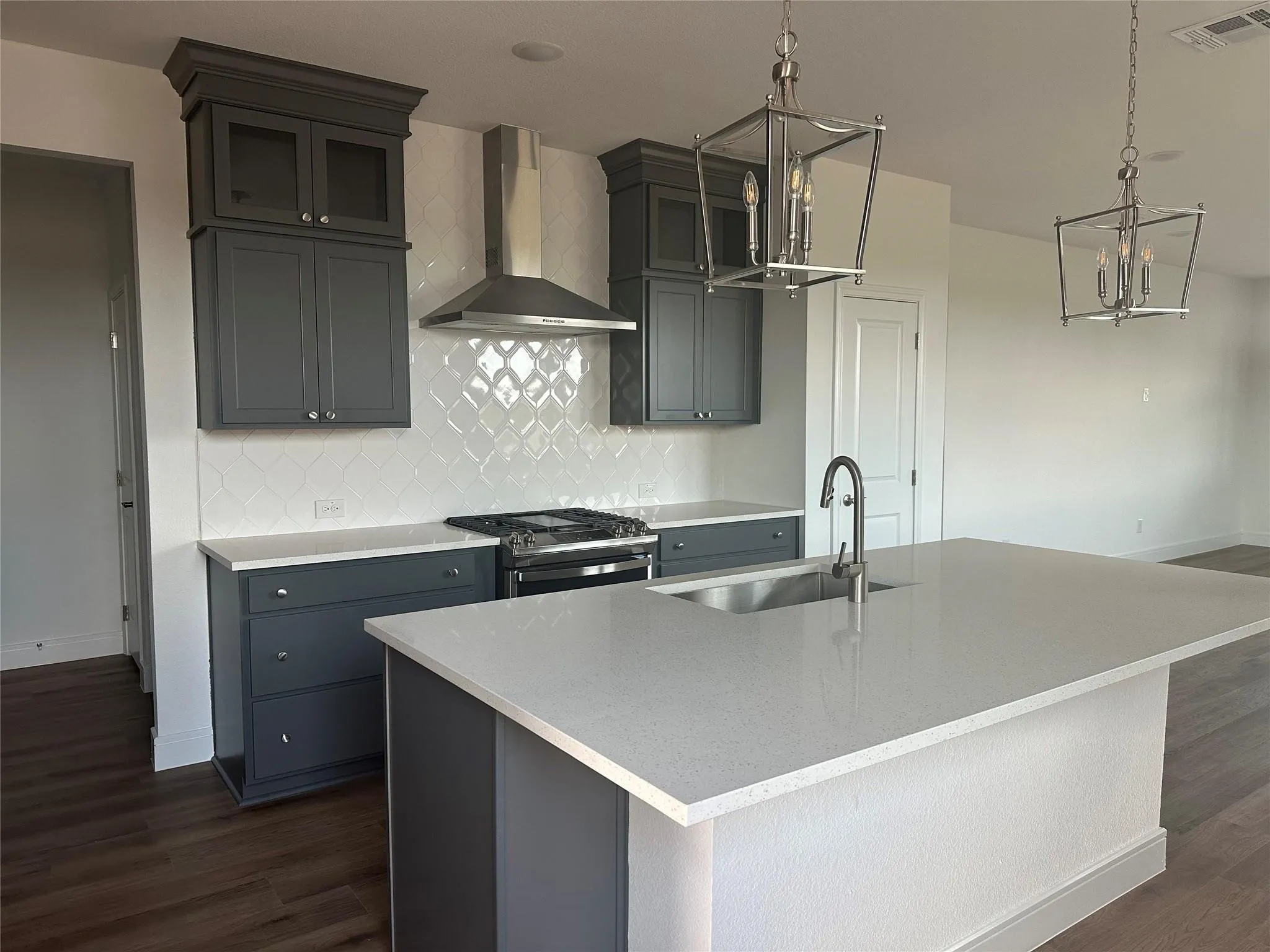Single Family Residence For Rent in Grayson County , 3611 Cloverleaf, Sherman, Texas 75092, 4 Bedroom, 3 Bathroom, 2 Garage spaces, 2,093 Sqft, built in 2024, mls#21327526, Real Estate Agent in Sherman, Homes For Rent in Grayson county, Homes For Rent in Sherman, Realtor in Sherman Texas, Real Estate Brokerage Independent Realty Texas, Luminita Cordes Realtor