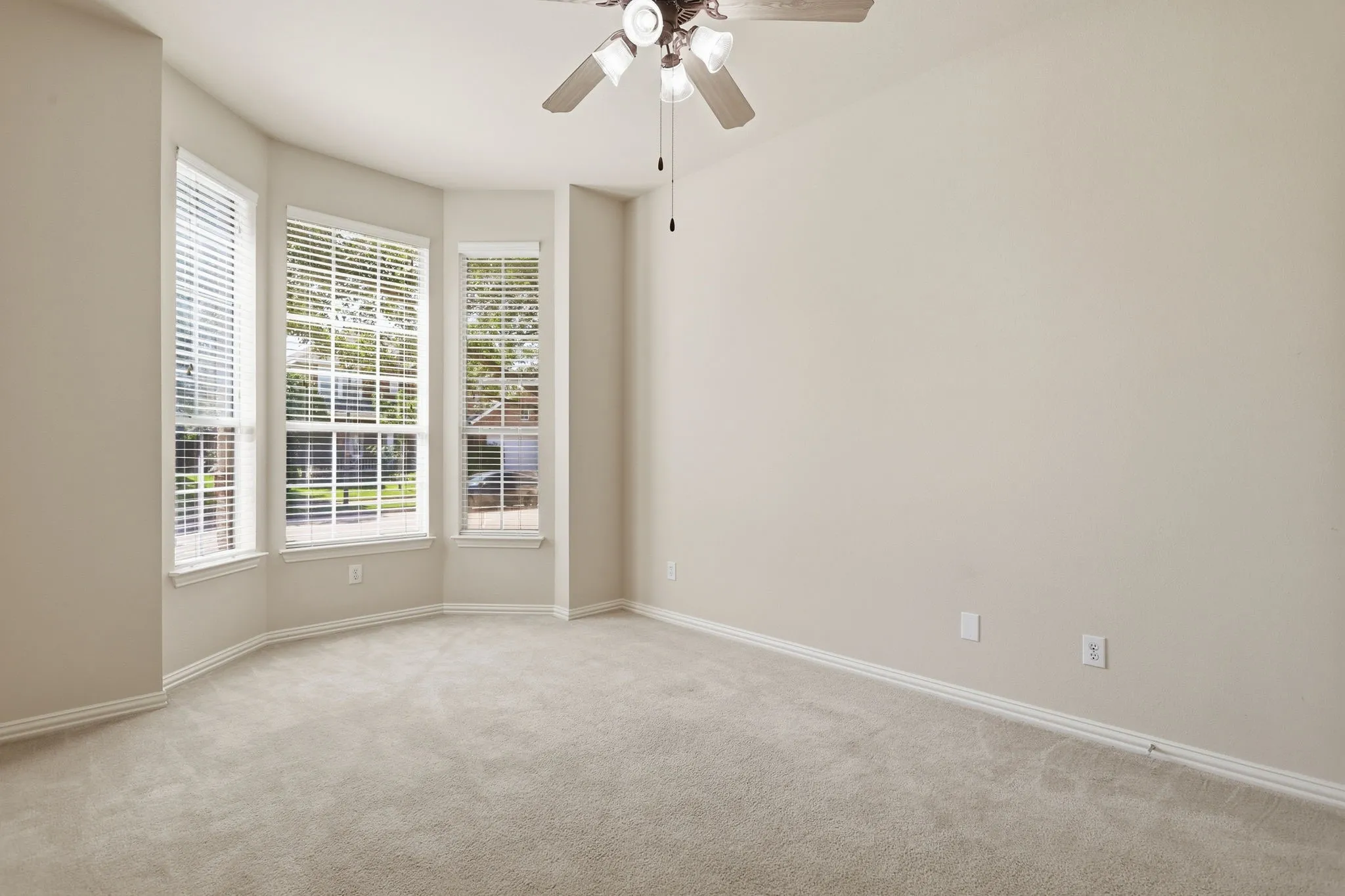 downstairs bedroom 2