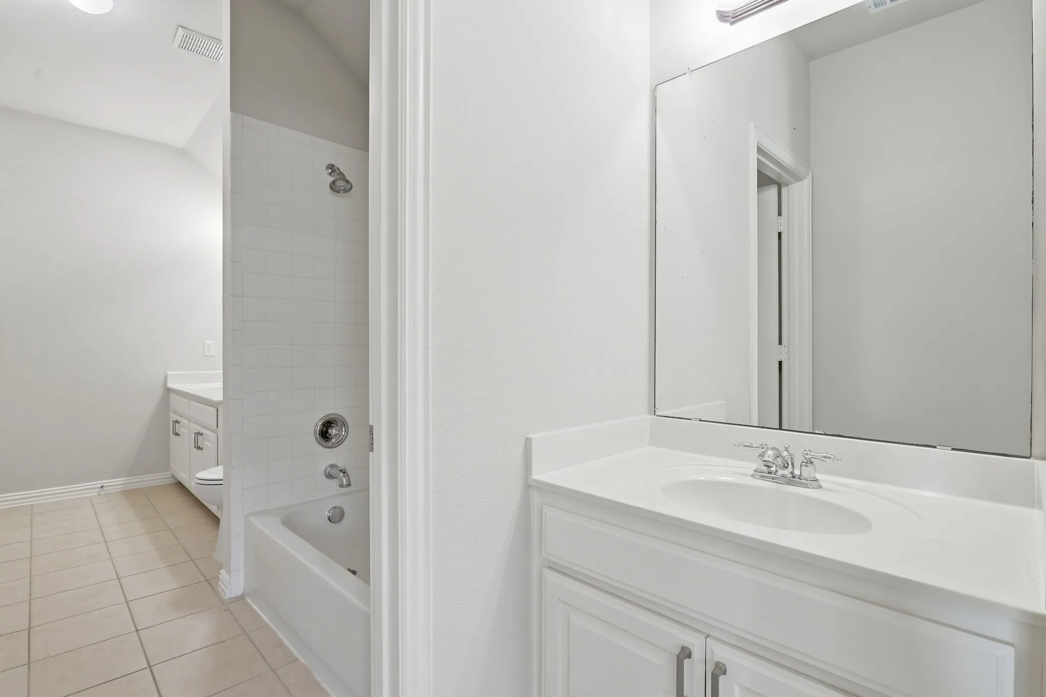 jack and jill upstairs bathroom