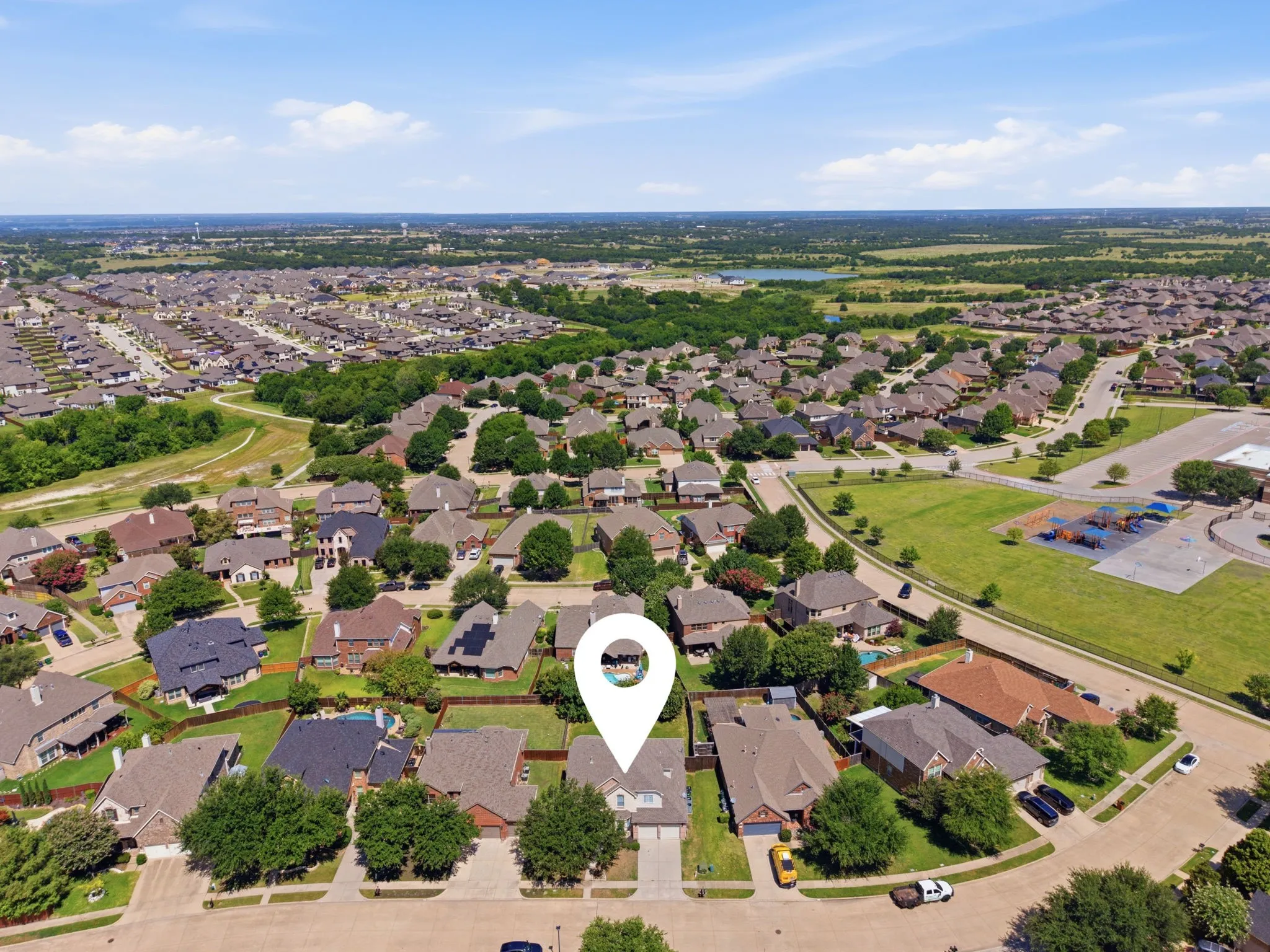 Single Family Residence For Sale in Rockwall County , 559 Reed Drive, Fate, Texas 75087, 4 Bedroom, 3 Bathroom, 3 Garage spaces, 2,985 Sqft, built in 2005, mls#21327438, Real Estate Agent in Fate, Homes For Sale in Rockwall county, Homes For Sale in Fate, Realtor in Fate Texas, Real Estate Brokerage Independent Realty Texas, Luminita Cordes Realtor