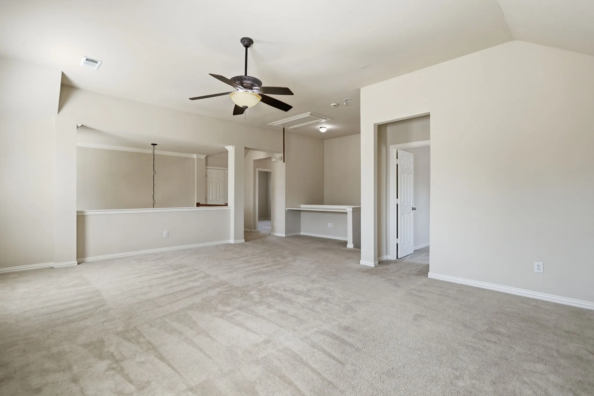 Single Family Residence For Sale in Rockwall County , 559 Reed Drive, Fate, Texas 75087, 4 Bedroom, 3 Bathroom, 3 Garage spaces, 2,985 Sqft, built in 2005, mls#21327438, Real Estate Agent in Fate, Homes For Sale in Rockwall county, Homes For Sale in Fate, Realtor in Fate Texas, Real Estate Brokerage Independent Realty Texas, Luminita Cordes Realtor
