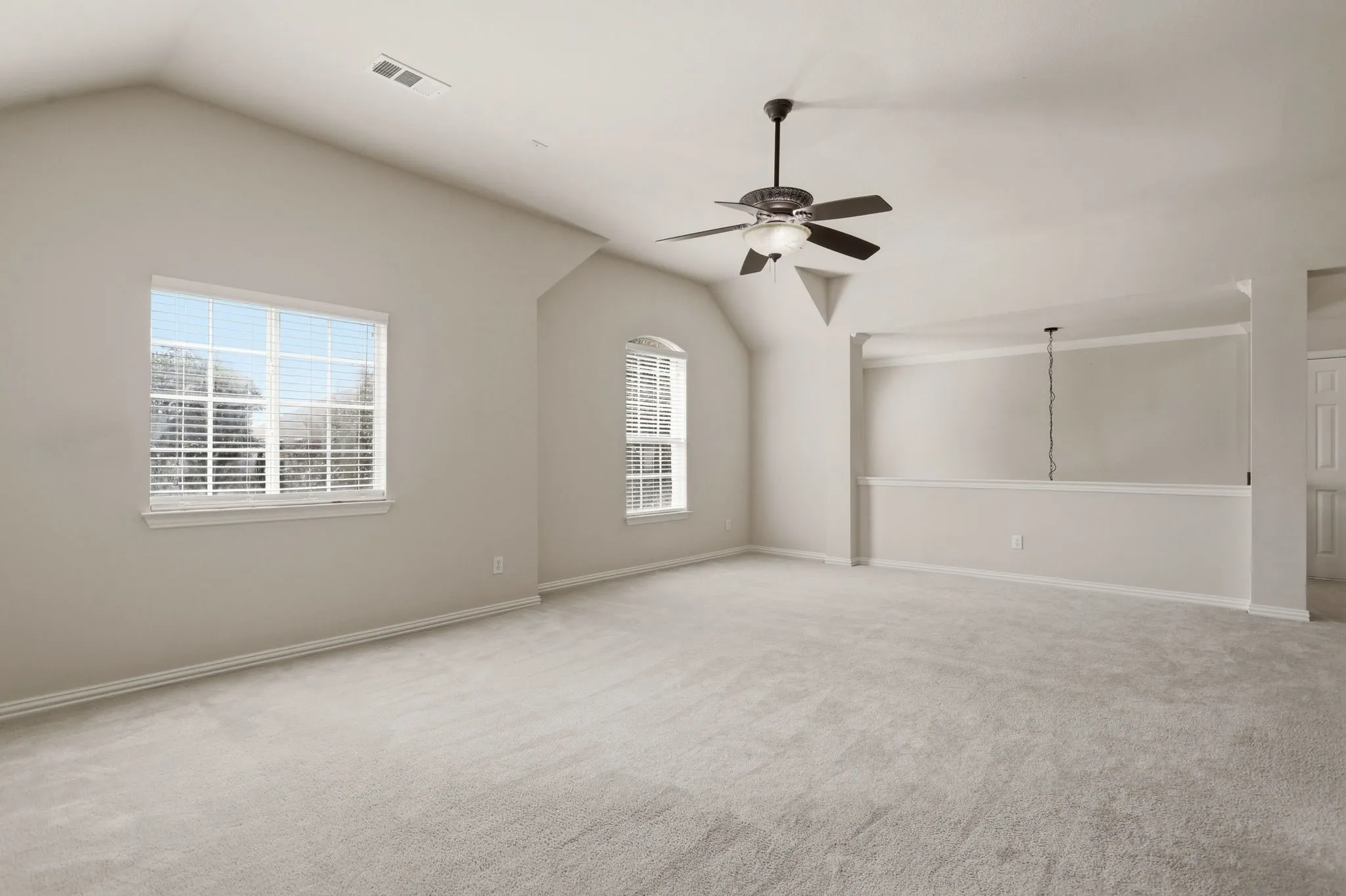 Single Family Residence For Sale in Rockwall County , 559 Reed Drive, Fate, Texas 75087, 4 Bedroom, 3 Bathroom, 3 Garage spaces, 2,985 Sqft, built in 2005, mls#21327438, Real Estate Agent in Fate, Homes For Sale in Rockwall county, Homes For Sale in Fate, Realtor in Fate Texas, Real Estate Brokerage Independent Realty Texas, Luminita Cordes Realtor