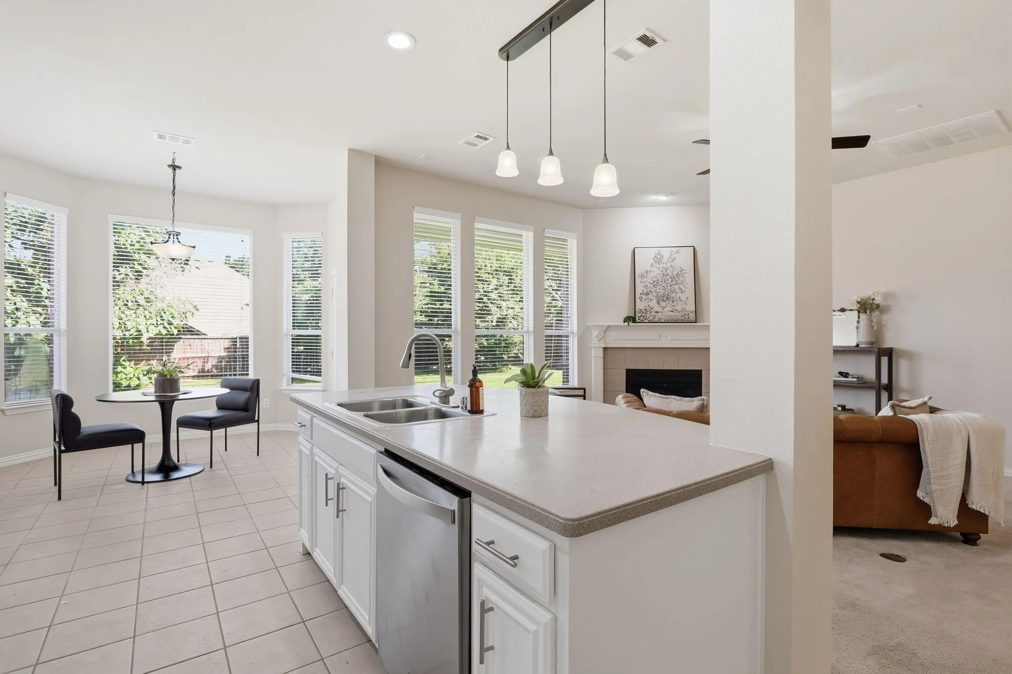 Single Family Residence For Sale in Rockwall County , 559 Reed Drive, Fate, Texas 75087, 4 Bedroom, 3 Bathroom, 3 Garage spaces, 2,985 Sqft, built in 2005, mls#21327438, Real Estate Agent in Fate, Homes For Sale in Rockwall county, Homes For Sale in Fate, Realtor in Fate Texas, Real Estate Brokerage Independent Realty Texas, Luminita Cordes Realtor