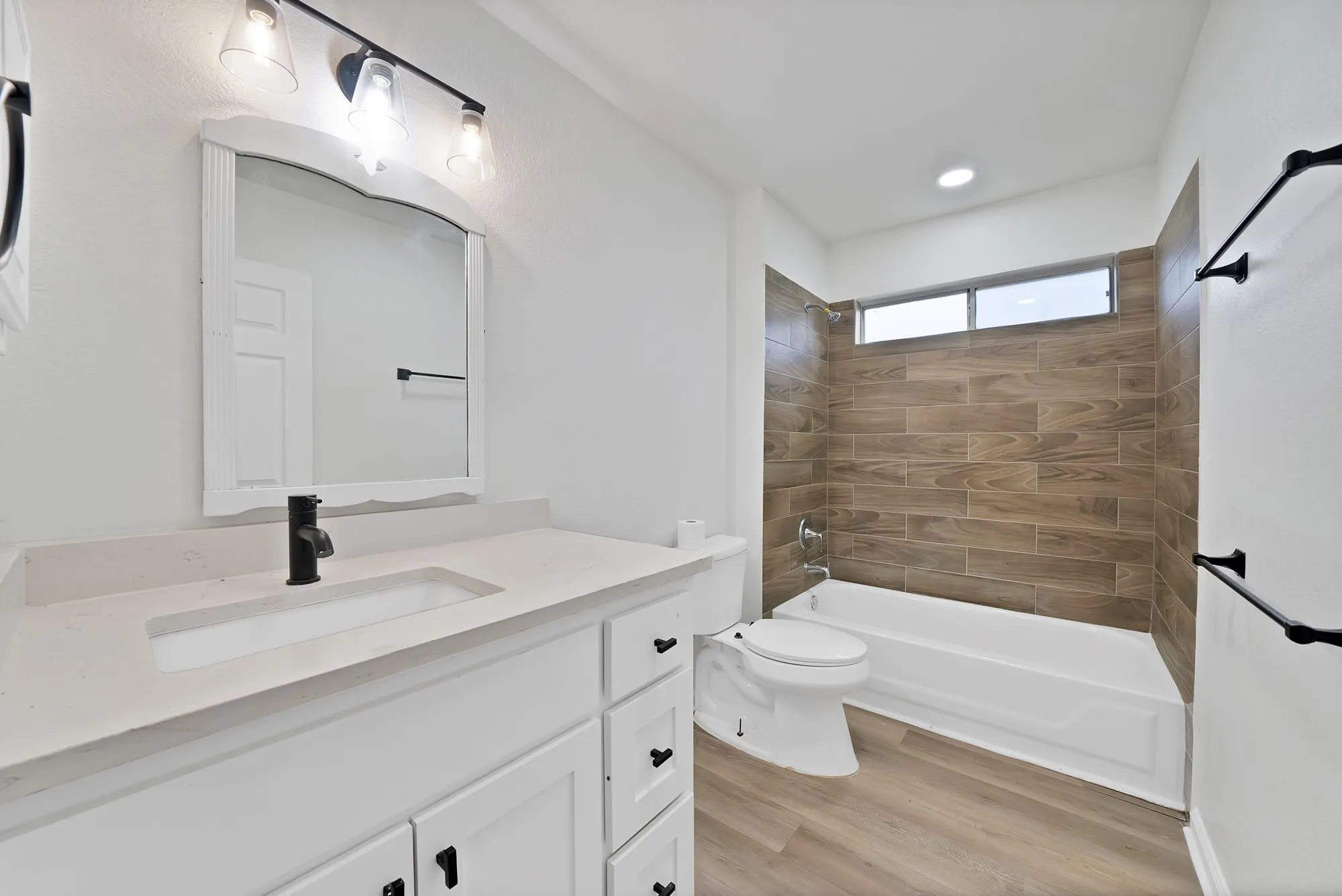 Single Family Residence For Rent in Tarrant County , 7548 Meadow Creek Drive, Fort Worth, Texas 76123, 5 Bedroom, 3 Bathroom, 2 Garage spaces, 2,396 Sqft, built in 1992, Price $2,950, mls#21327339, Real Estate Agent in Fort Worth, Homes For Rent in Tarrant county, Homes For Rent in Fort Worth, Realtor in Fort Worth Texas, Real Estate Brokerage Independent Realty Texas, Luminita Cordes Realtor