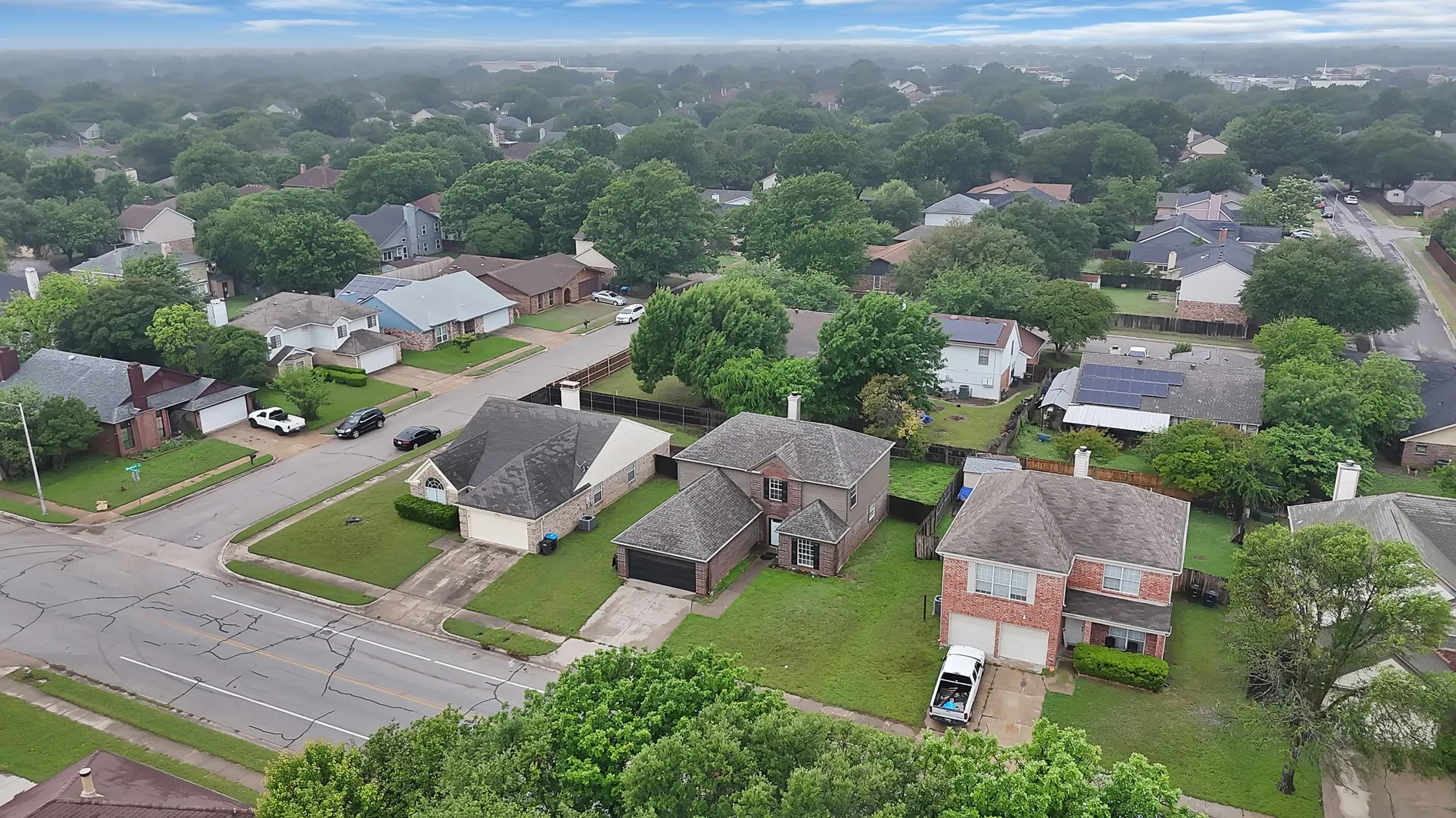 Single Family Residence For Rent in Tarrant County , 7548 Meadow Creek Drive, Fort Worth, Texas 76123, 5 Bedroom, 3 Bathroom, 2 Garage spaces, 2,396 Sqft, built in 1992, Price $2,950, mls#21327339, Real Estate Agent in Fort Worth, Homes For Rent in Tarrant county, Homes For Rent in Fort Worth, Realtor in Fort Worth Texas, Real Estate Brokerage Independent Realty Texas, Luminita Cordes Realtor