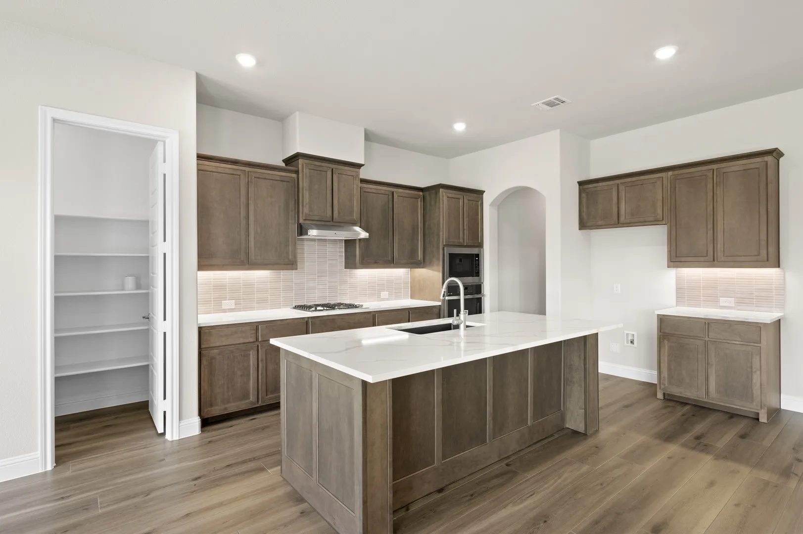 DFW-Myrtle Creek-Concept 2464-228 Mountain Laurel Drive- Kitchen -Risewell Homes-1