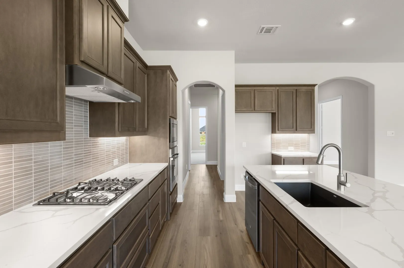 DFW-Myrtle Creek-Concept 2464-228 Mountain Laurel Drive- Kitchen -Risewell Homes-3