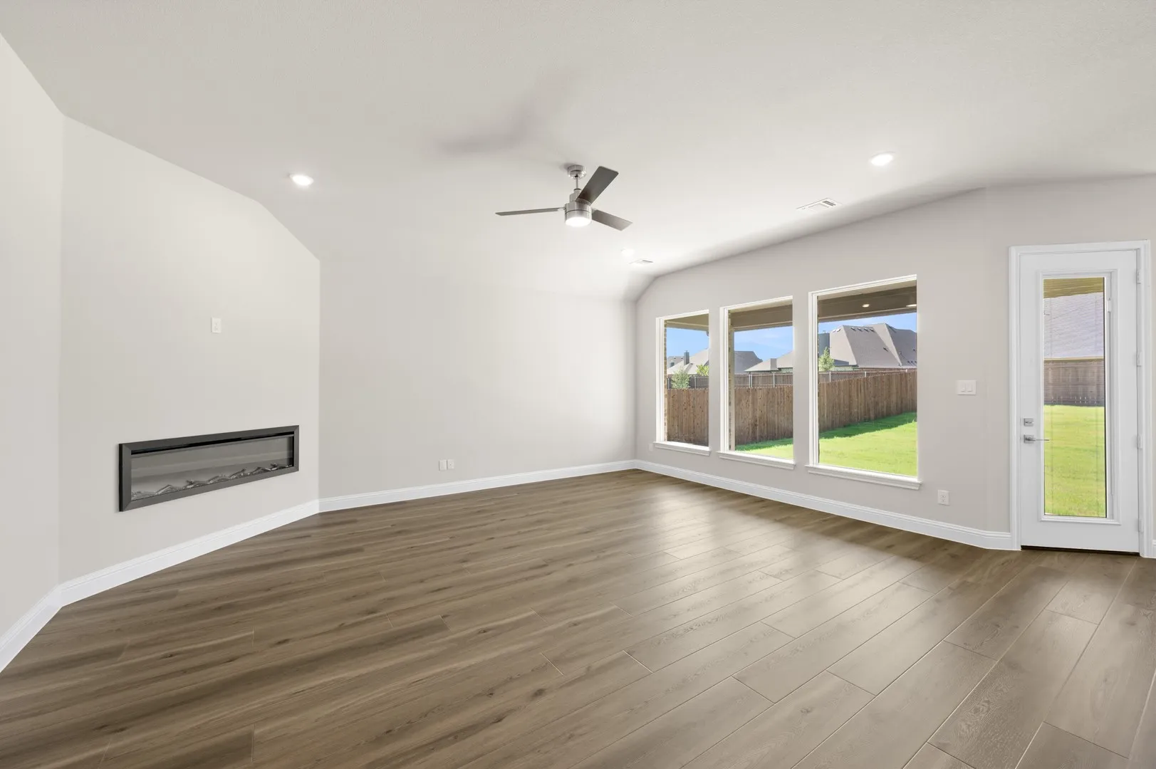 DFW-Myrtle Creek-Concept 2464-228 Mountain Laurel Drive- Living Room -Risewell Homes-1
