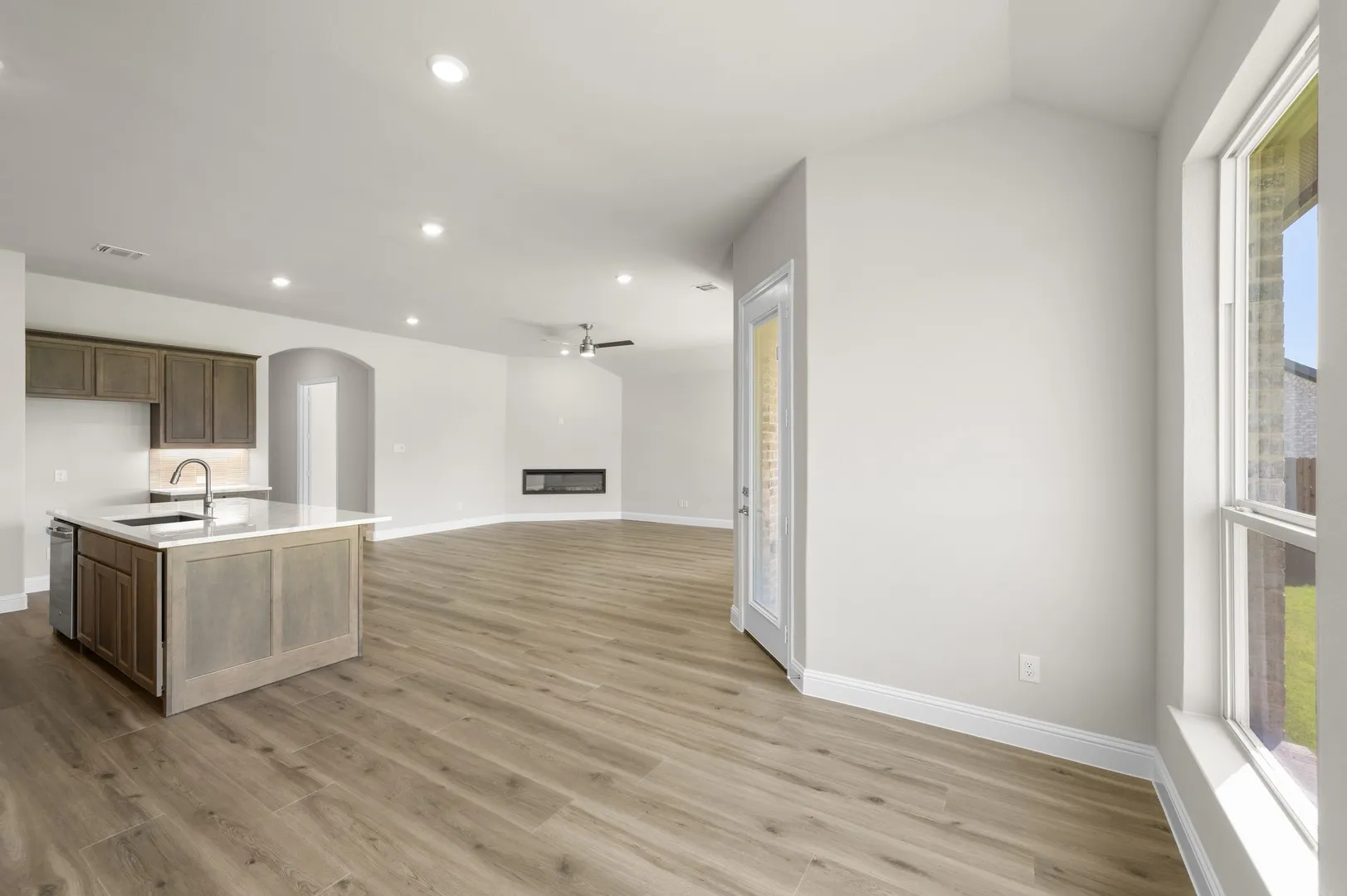DFW-Myrtle Creek-Concept 2464-228 Mountain Laurel Drive- Breakfast nook -Risewell Homes-2