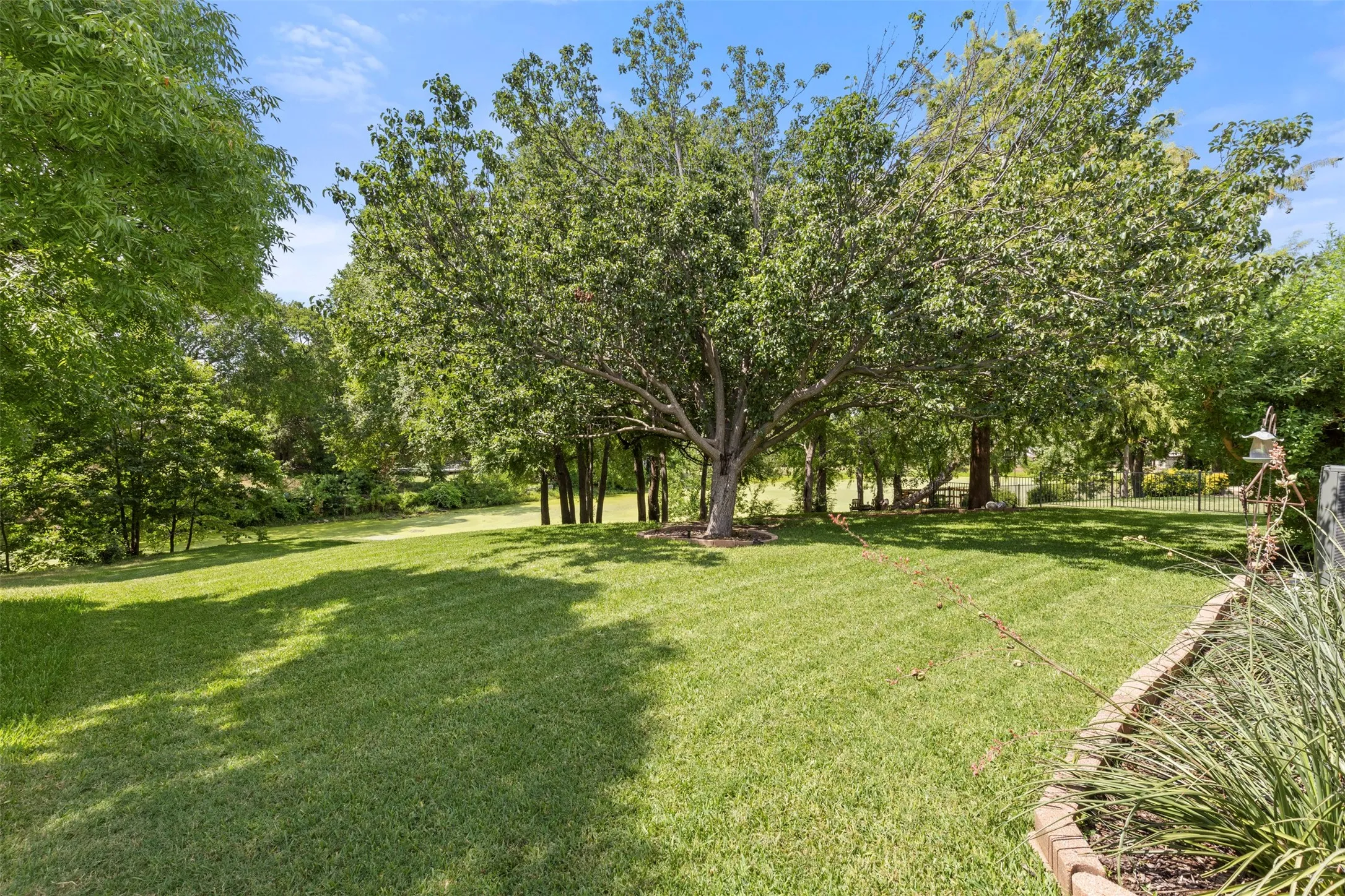 Single Family Residence For Sale in Dallas County , 5905 Galaxie Road, Garland, Texas 75044, 3 Bedroom, 2 Bathroom, 2 Garage spaces, 1,588 Sqft, built in 1979, mls#21311506, Real Estate Agent in Garland, Homes For Sale in Dallas county, Homes For Sale in Garland, Realtor in Garland Texas, Real Estate Brokerage Independent Realty Texas, Luminita Cordes Realtor
