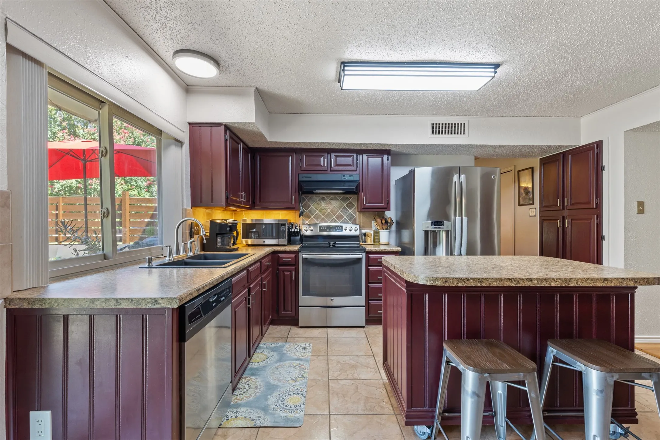 Single Family Residence For Sale in Dallas County , 5905 Galaxie Road, Garland, Texas 75044, 3 Bedroom, 2 Bathroom, 2 Garage spaces, 1,588 Sqft, built in 1979, mls#21311506, Real Estate Agent in Garland, Homes For Sale in Dallas county, Homes For Sale in Garland, Realtor in Garland Texas, Real Estate Brokerage Independent Realty Texas, Luminita Cordes Realtor