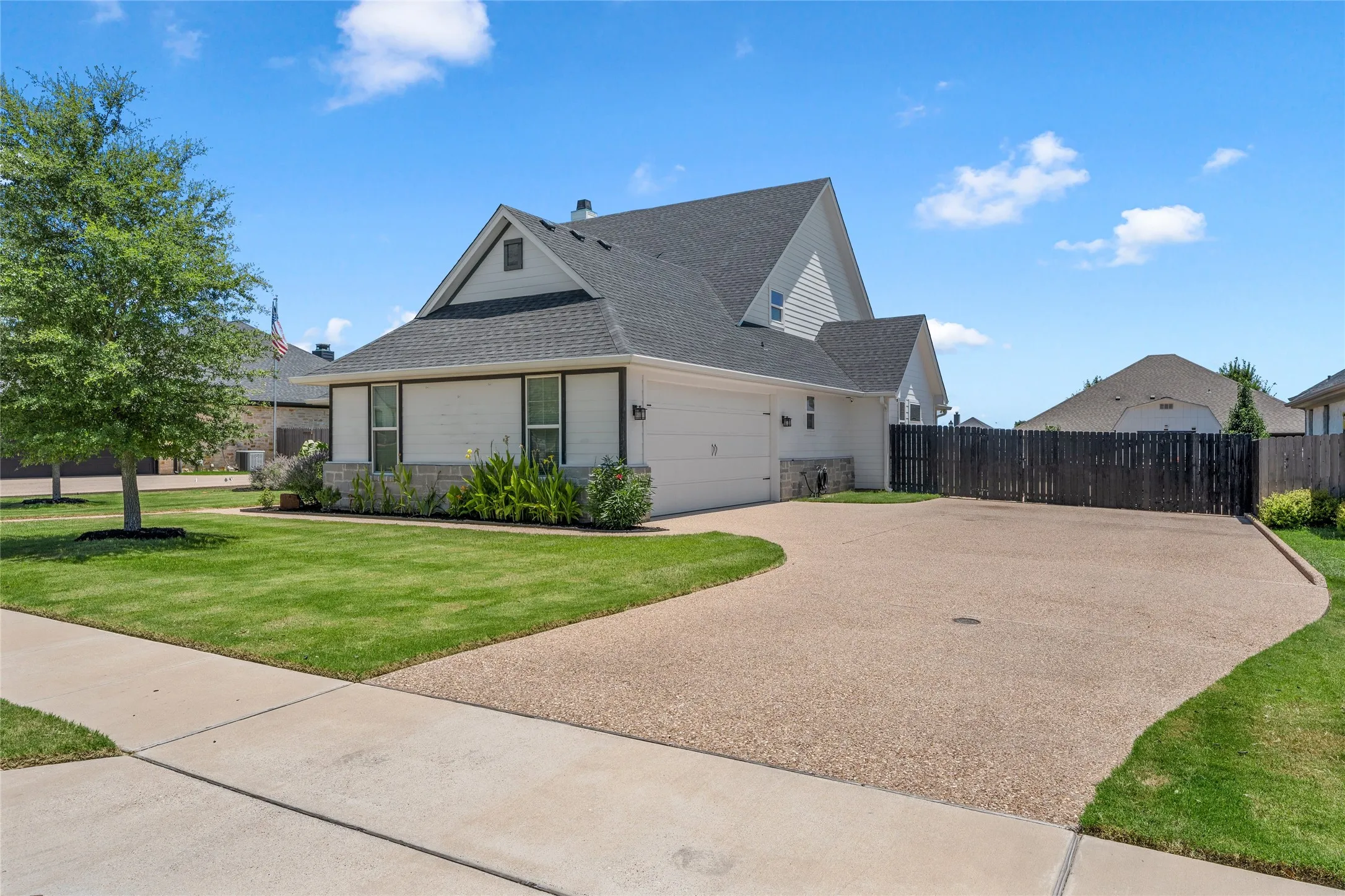 Single Family Residence For Sale in Mc Lennan County , 10112 Braided Briar Lane, Waco, Texas 76712, 5 Bedroom, 3 Bathroom, 2 Garage spaces, 2,772 Sqft, built in 2020, mls#21327044, Real Estate Agent in Waco, Homes For Sale in Mc Lennan county, Homes For Sale in Waco, Realtor in Waco Texas, Real Estate Brokerage Independent Realty Texas, Luminita Cordes Realtor