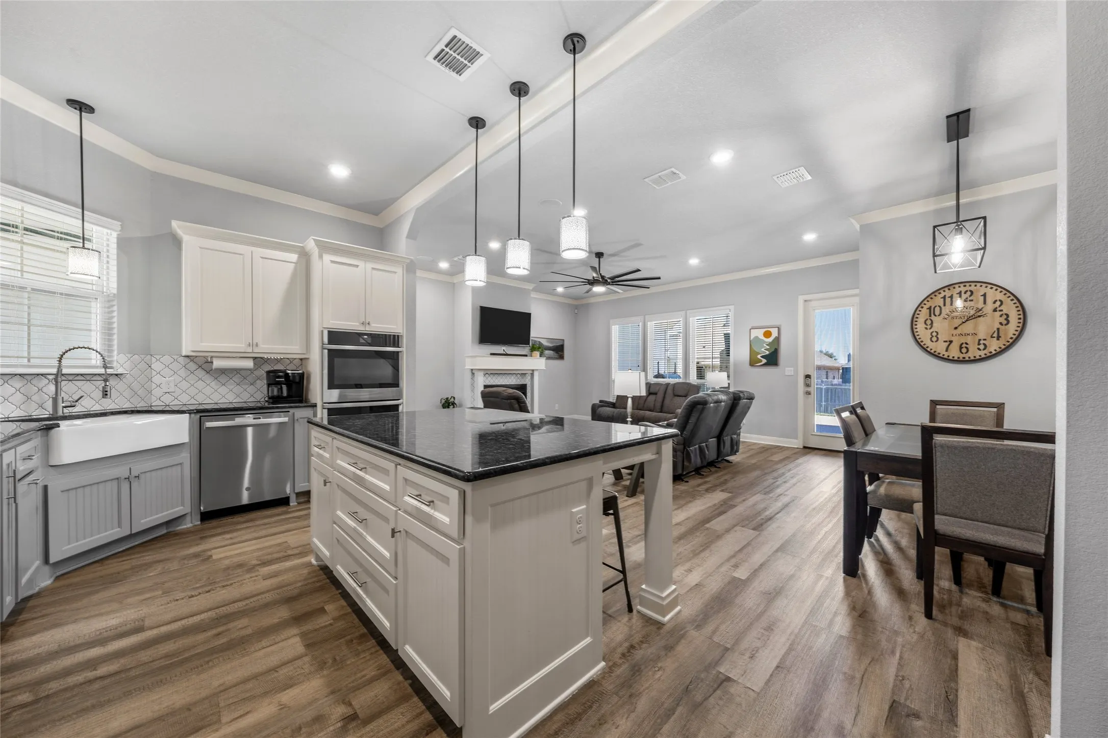 Single Family Residence For Sale in Mc Lennan County , 10112 Braided Briar Lane, Waco, Texas 76712, 5 Bedroom, 3 Bathroom, 2 Garage spaces, 2,772 Sqft, built in 2020, mls#21327044, Real Estate Agent in Waco, Homes For Sale in Mc Lennan county, Homes For Sale in Waco, Realtor in Waco Texas, Real Estate Brokerage Independent Realty Texas, Luminita Cordes Realtor