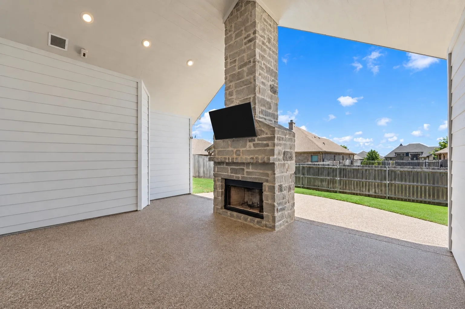 Single Family Residence For Sale in Mc Lennan County , 10112 Braided Briar Lane, Waco, Texas 76712, 5 Bedroom, 3 Bathroom, 2 Garage spaces, 2,772 Sqft, built in 2020, mls#21327044, Real Estate Agent in Waco, Homes For Sale in Mc Lennan county, Homes For Sale in Waco, Realtor in Waco Texas, Real Estate Brokerage Independent Realty Texas, Luminita Cordes Realtor